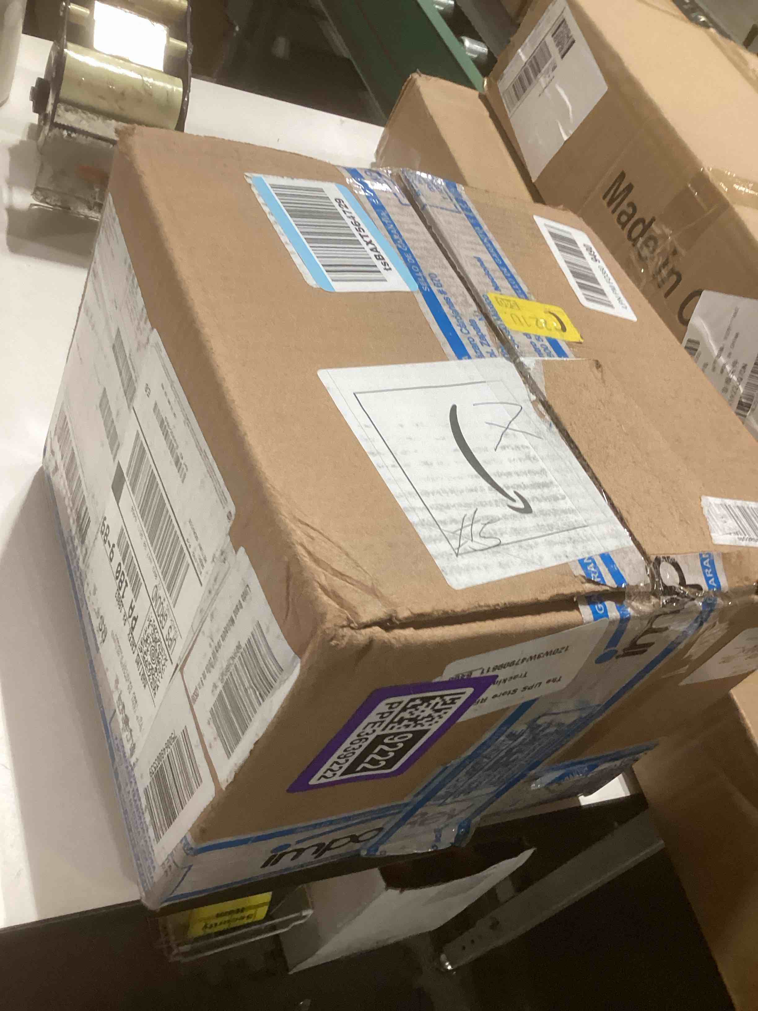 Condition photo showing As Is for 8.6 inch Molcajete Mortar and Pestle with Pig Design, Mexican Handmade with Lava Stone Ideal as Herb Bowl, Spice Grinder, Volcanic Stone 9 inch