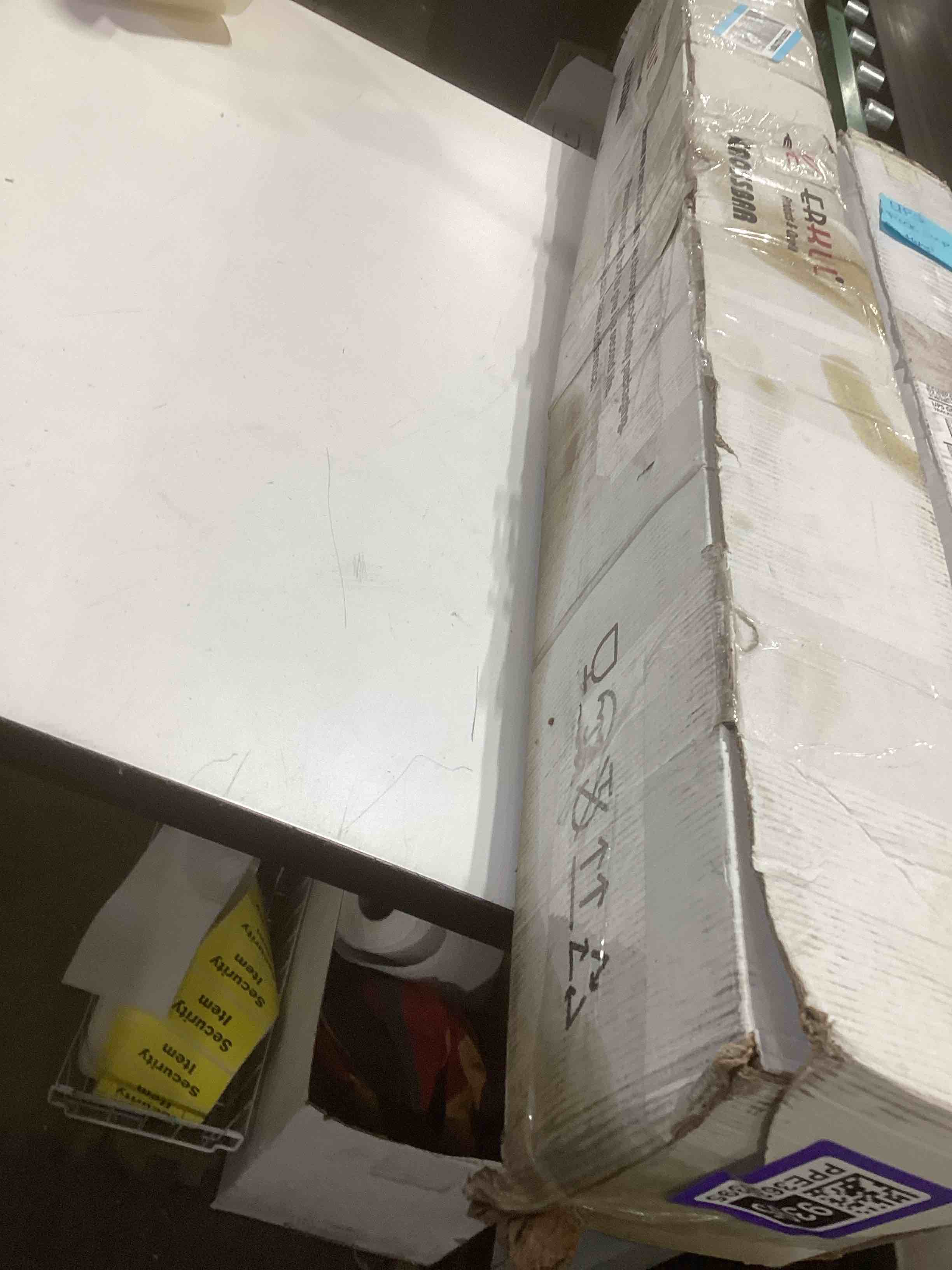 Condition photo showing Good Condition for Silent Roof Racks for Audi Q5 2018-2025, Hidden Lockable Design, Black Heavy Duty Cross Bars for Bring The Kayak, Ski, Surfboard, Bike Compatible with Q5