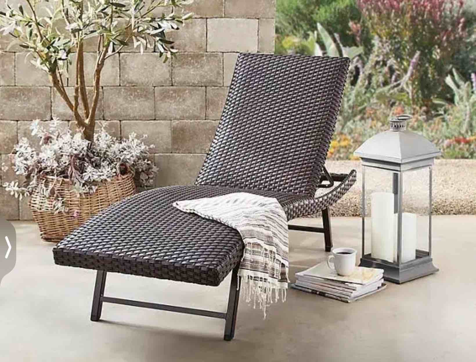 Member's Mark Fbm16008 Padded Wicker Chaise