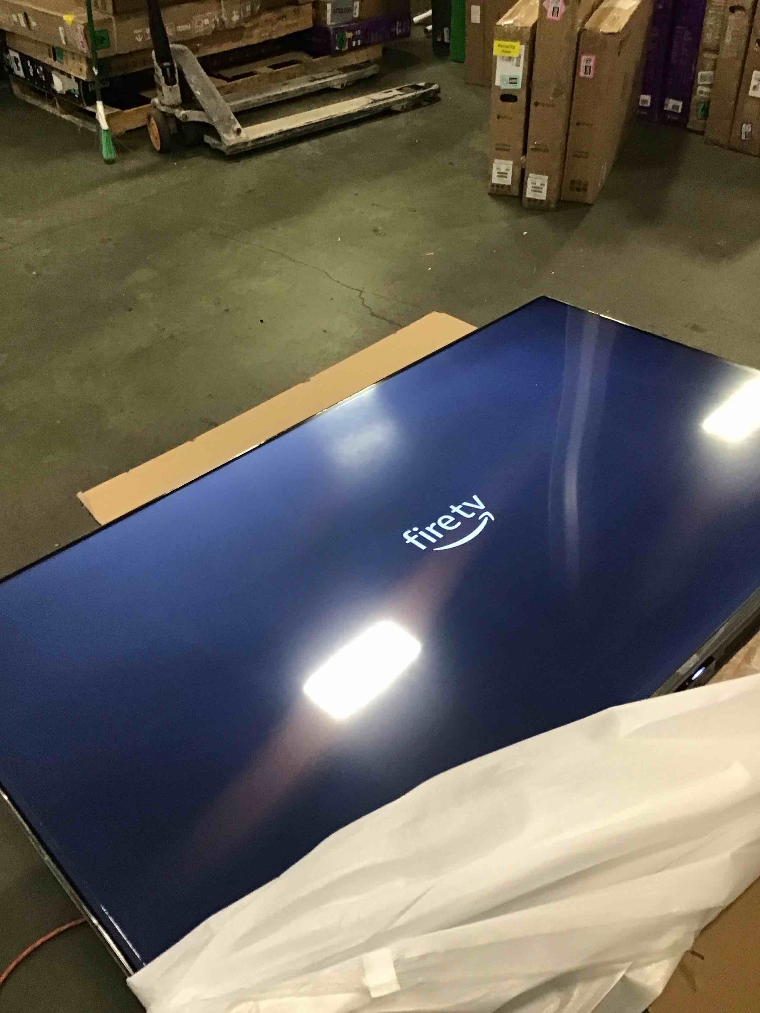 https://s3.amazonaws.com/lotting-images-prod/bidfta/PPE3656053_1755524504105.jpeg