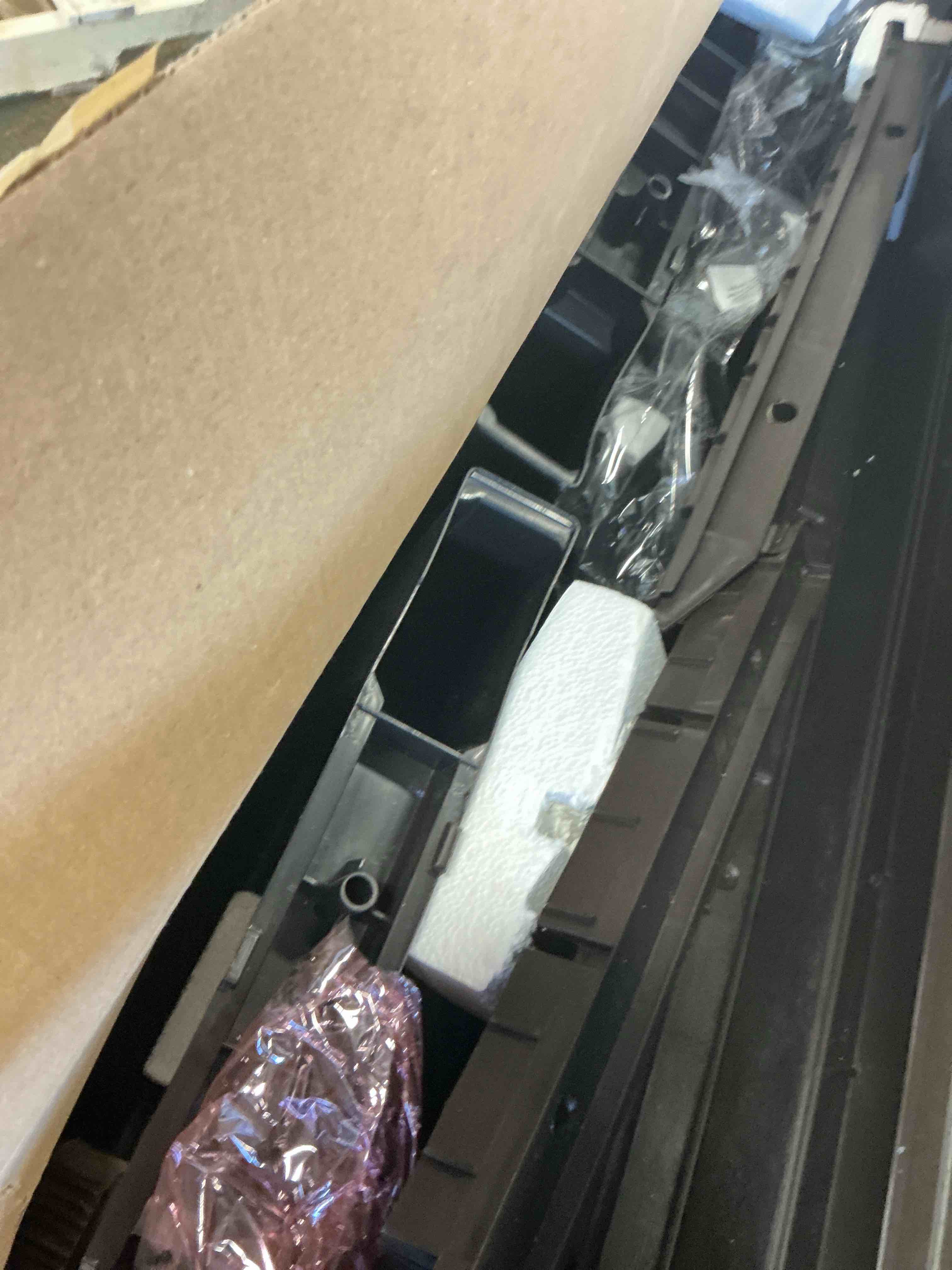 https://s3.amazonaws.com/lotting-images-prod/bidfta/PPE3657527_1756386367858.jpeg