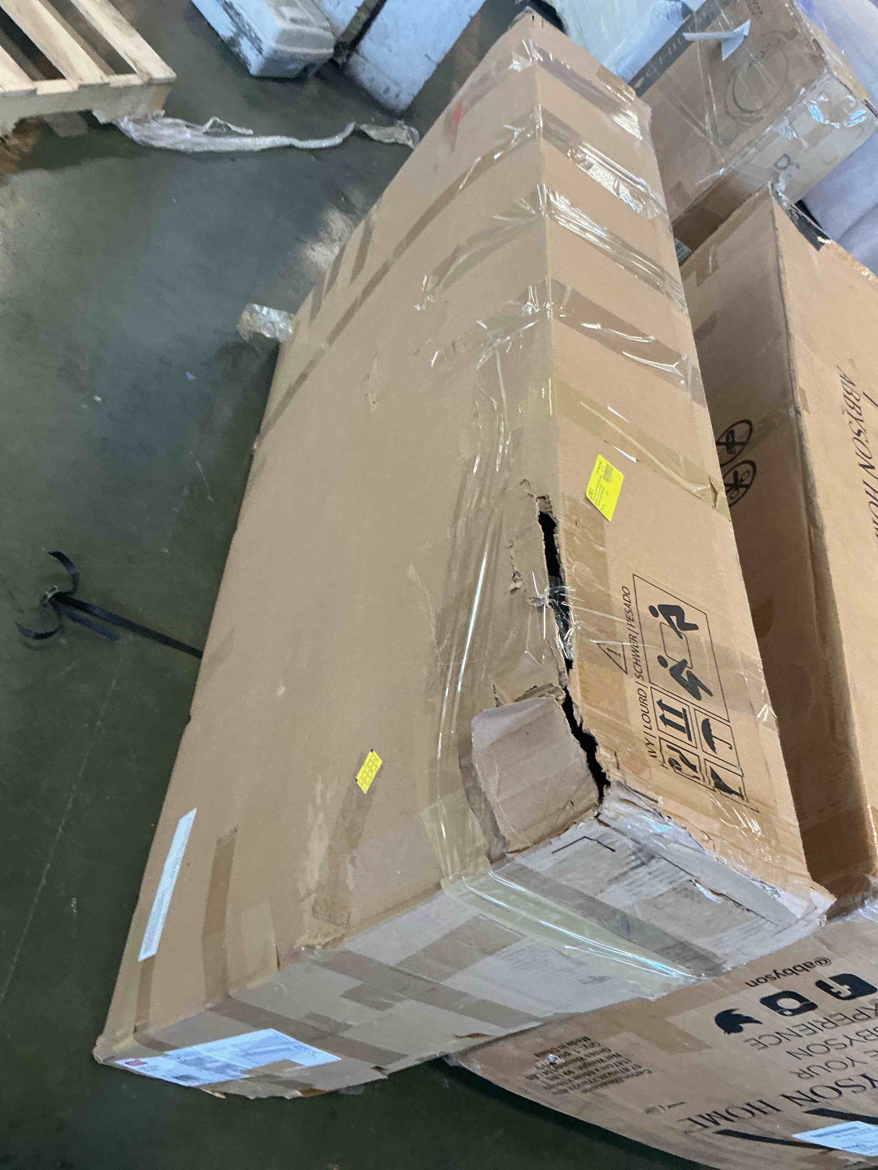 https://s3.amazonaws.com/lotting-images-prod/bidfta/PPE3657527_1756386403322.jpeg