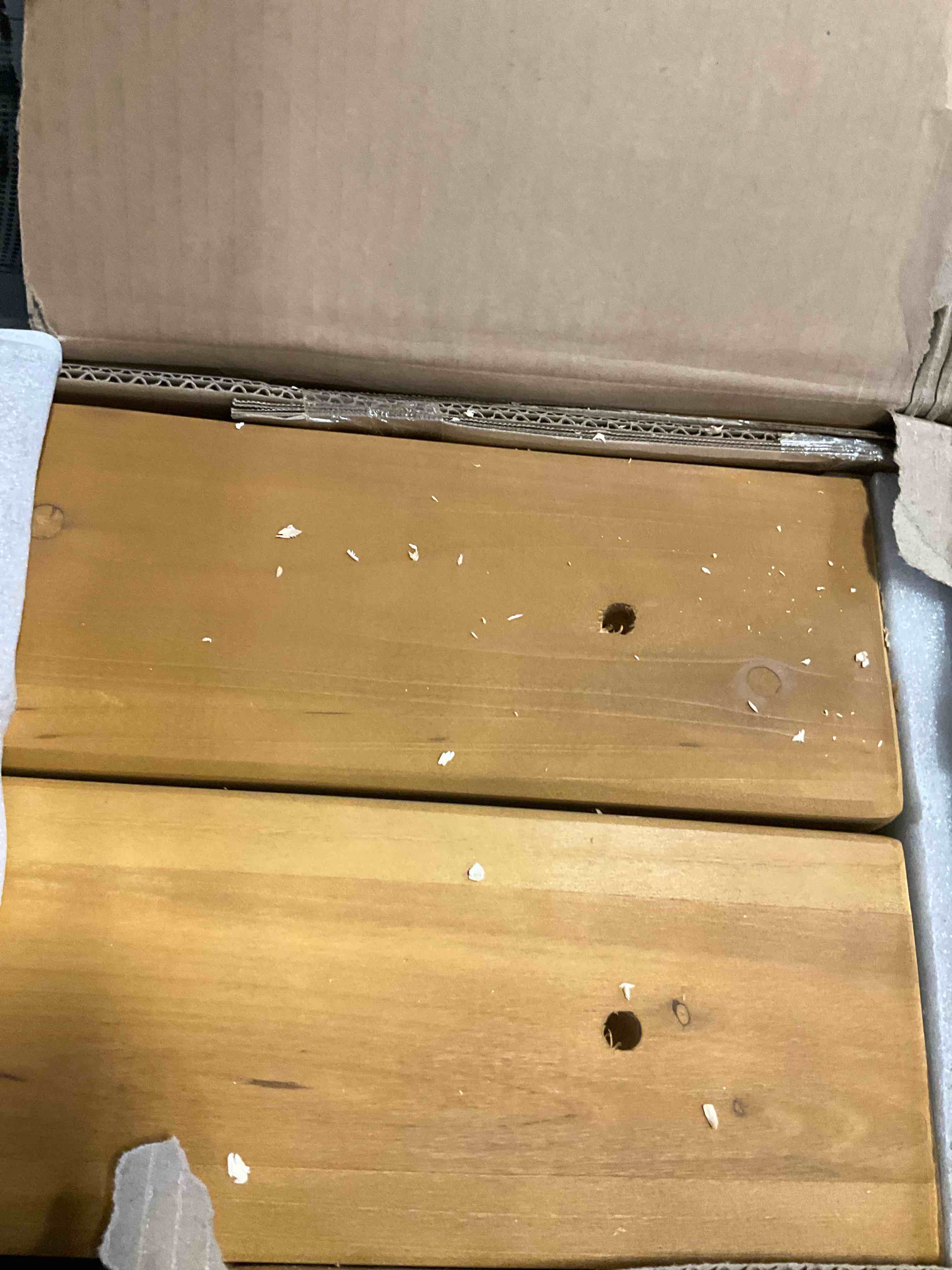https://s3.amazonaws.com/lotting-images-prod/bidfta/PPE3658069_1750943128233.jpeg