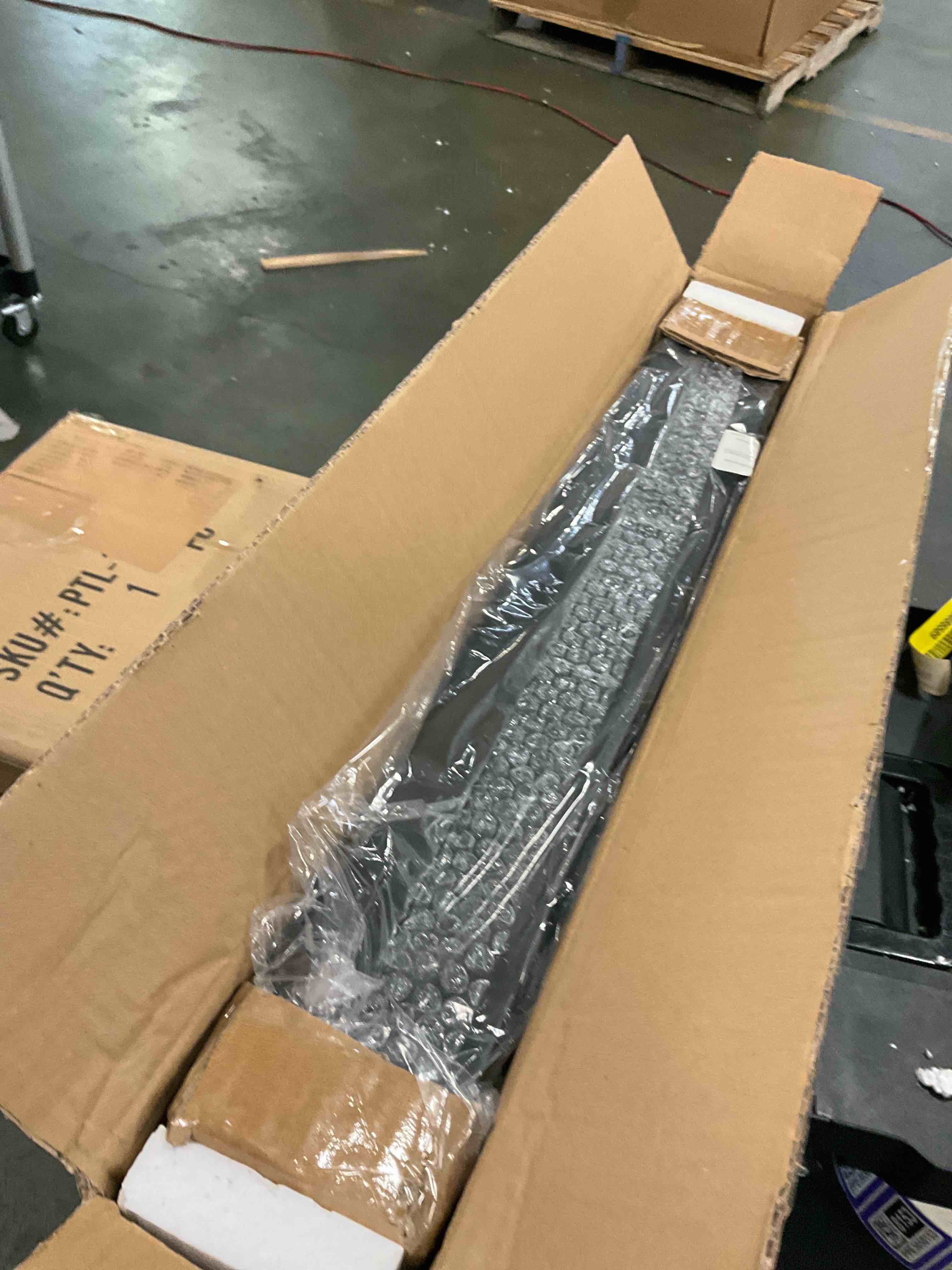 https://s3.amazonaws.com/lotting-images-prod/bidfta/PPE3658143_1751042560012.jpeg