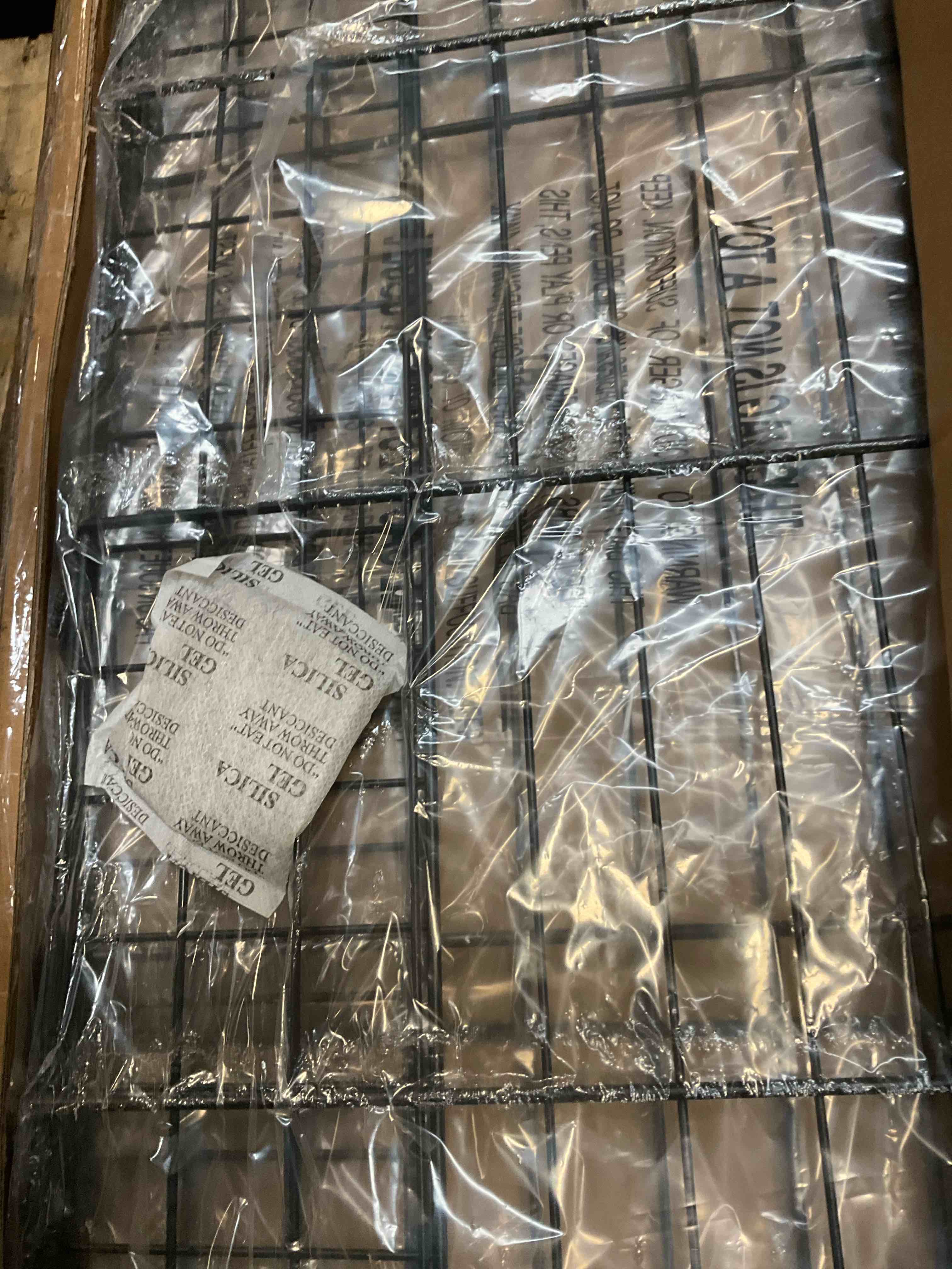 https://s3.amazonaws.com/lotting-images-prod/bidfta/PPE3658225_1751295128380.jpeg