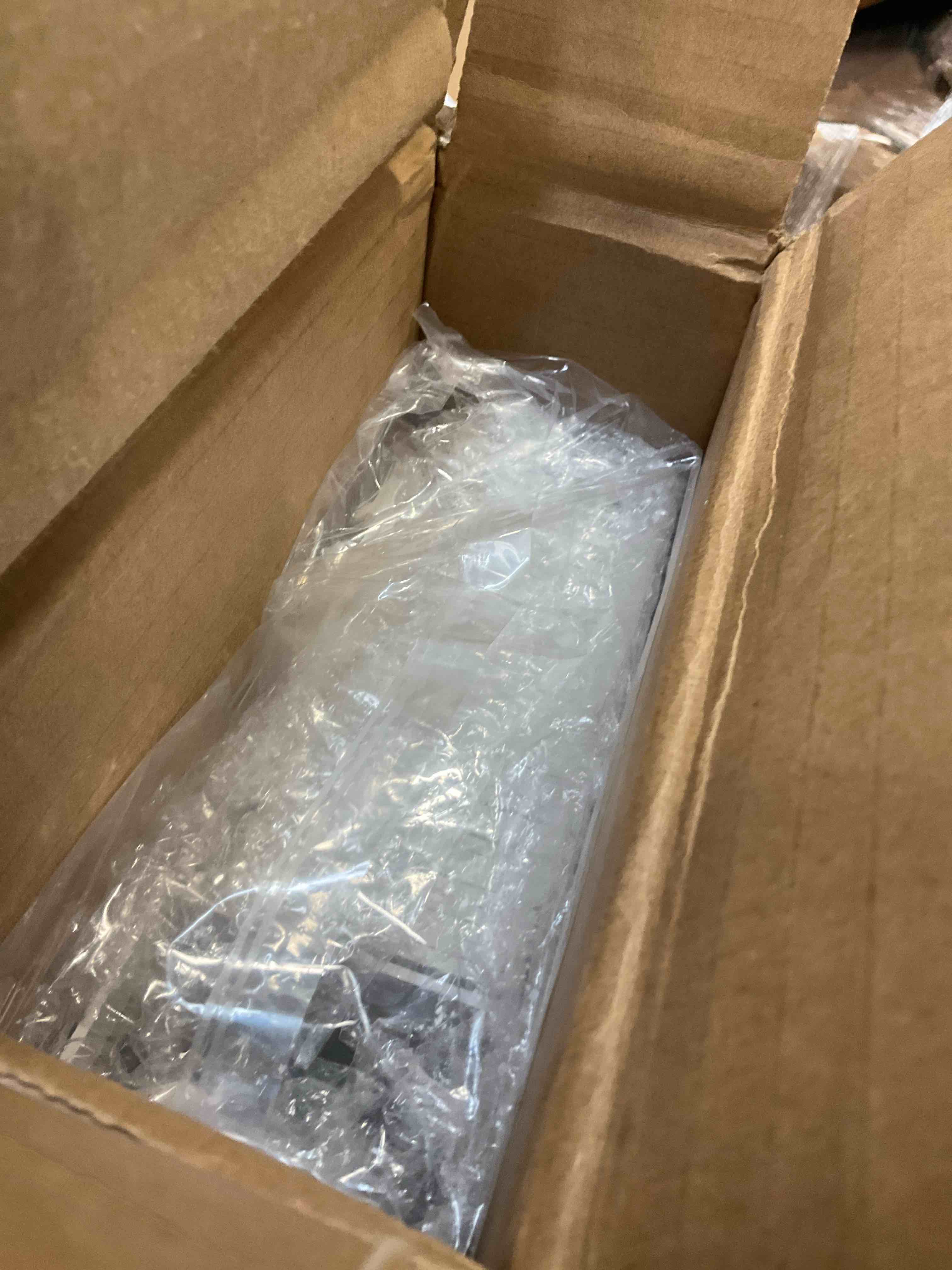 https://s3.amazonaws.com/lotting-images-prod/bidfta/PPE3658242_1751301905944.jpeg