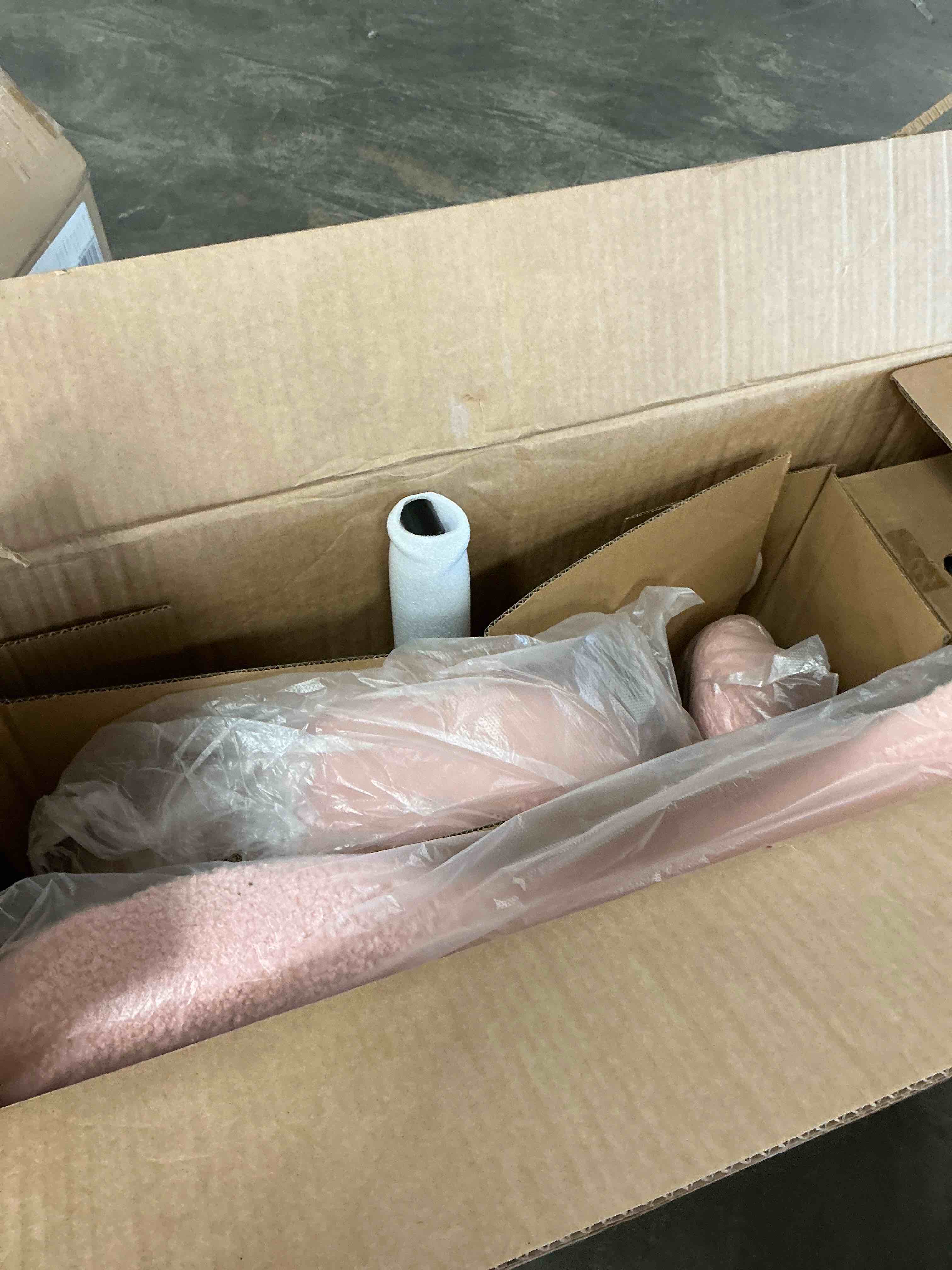 https://s3.amazonaws.com/lotting-images-prod/bidfta/PPE3664539_1757531560637.jpeg