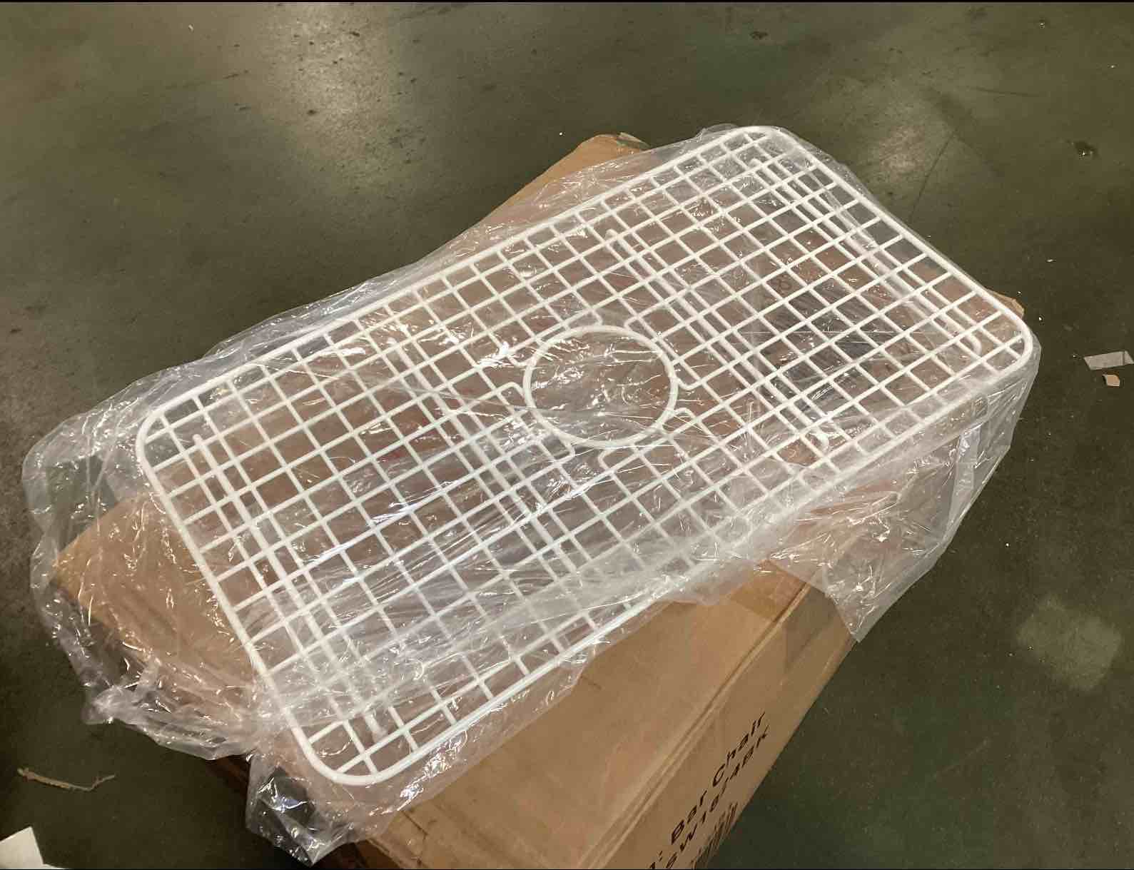 https://s3.amazonaws.com/lotting-images-prod/bidfta/PPE3676005_1748006713215.jpeg