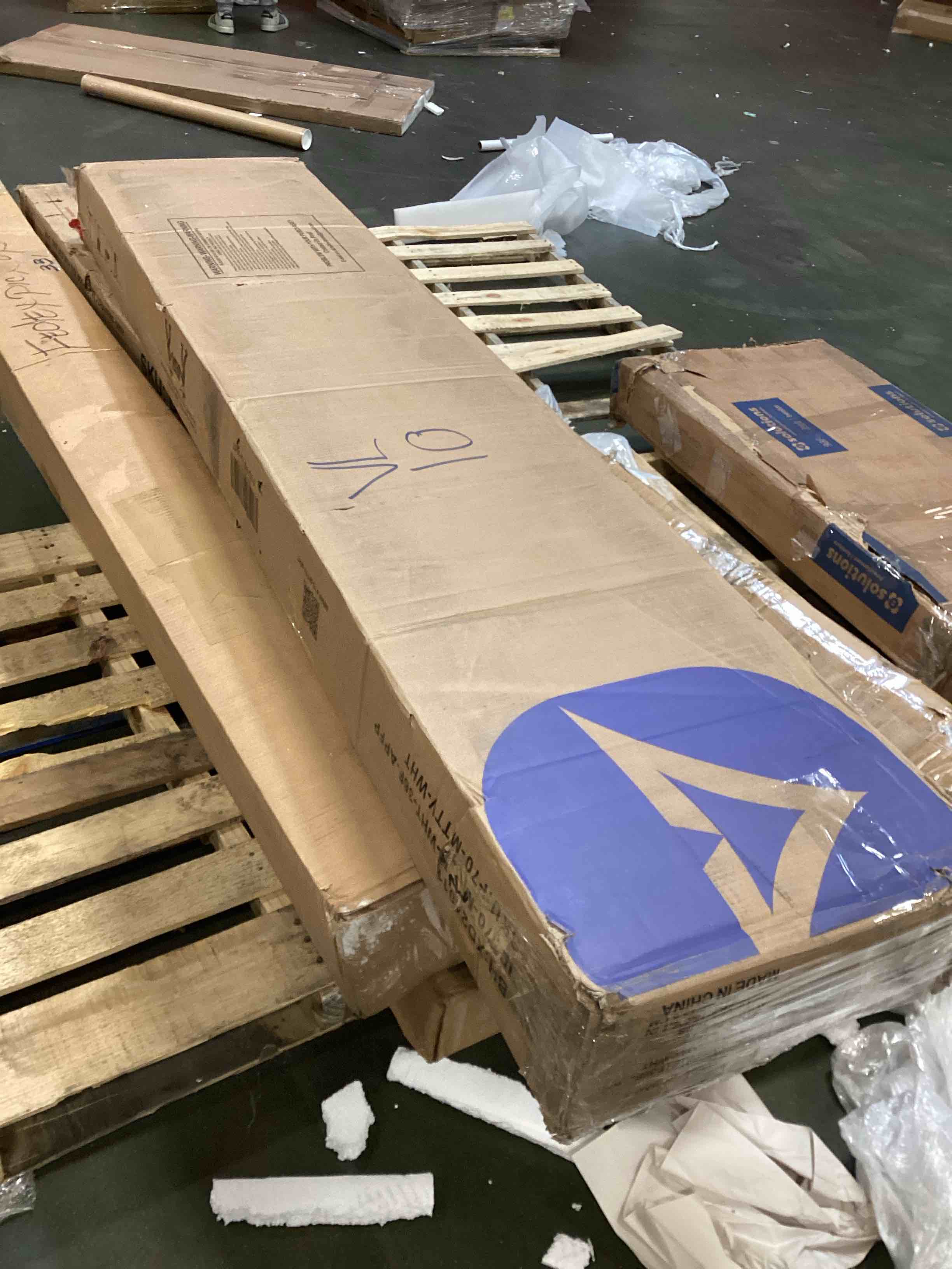 https://s3.amazonaws.com/lotting-images-prod/bidfta/PPE3676516_1748626676860.jpeg