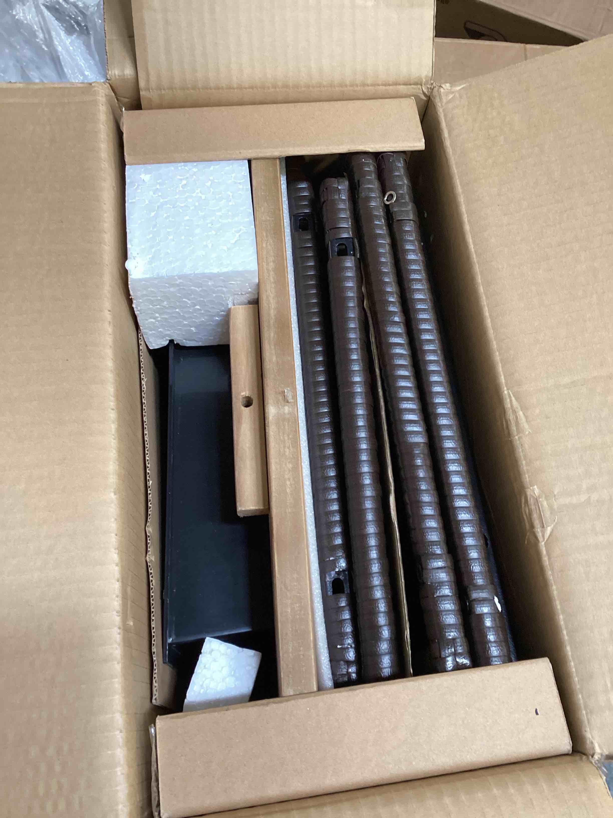 https://s3.amazonaws.com/lotting-images-prod/bidfta/PPE3676609_1748894879514.jpeg