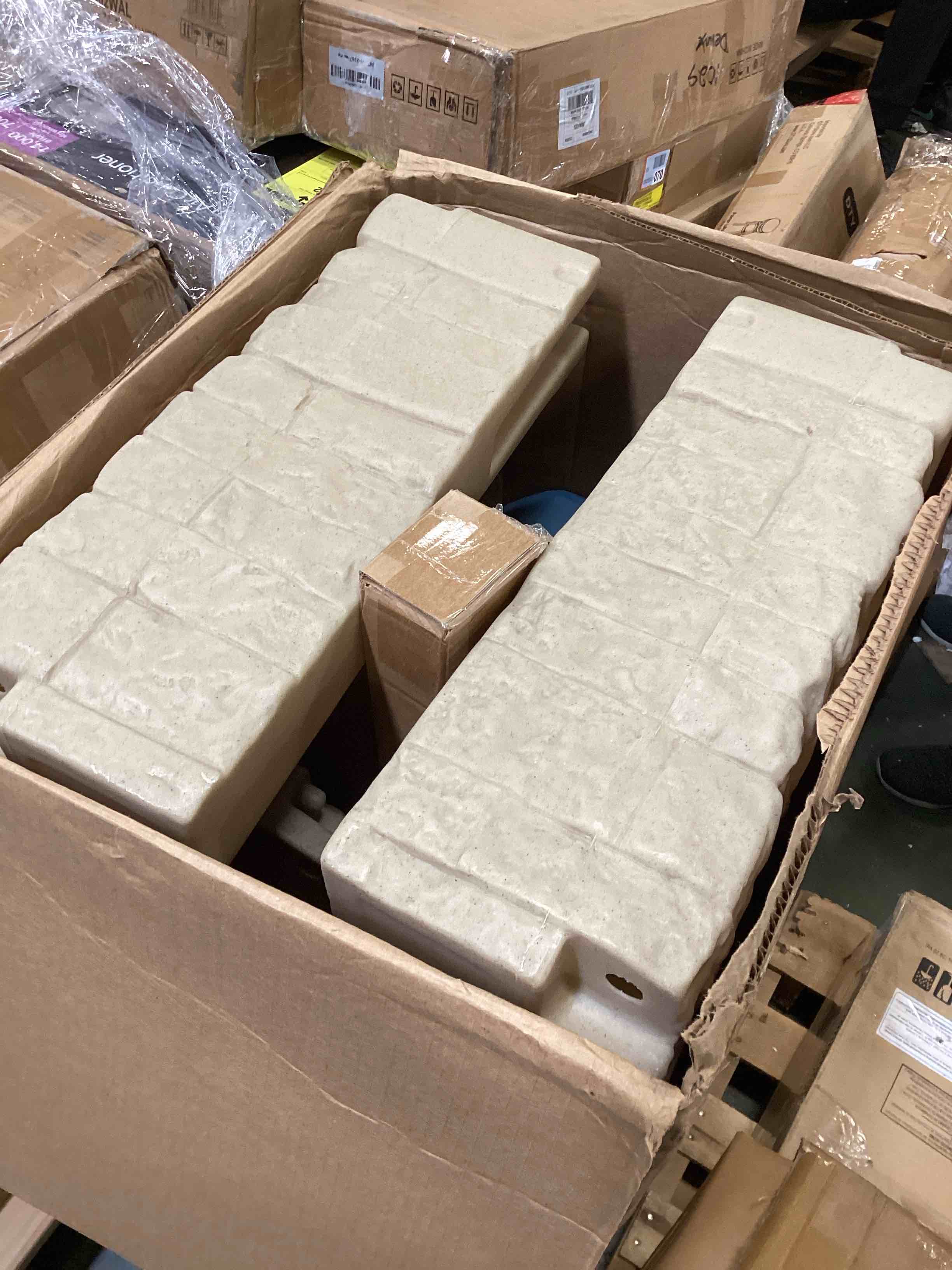 https://s3.amazonaws.com/lotting-images-prod/bidfta/PPE3676657_1748962314149.jpeg