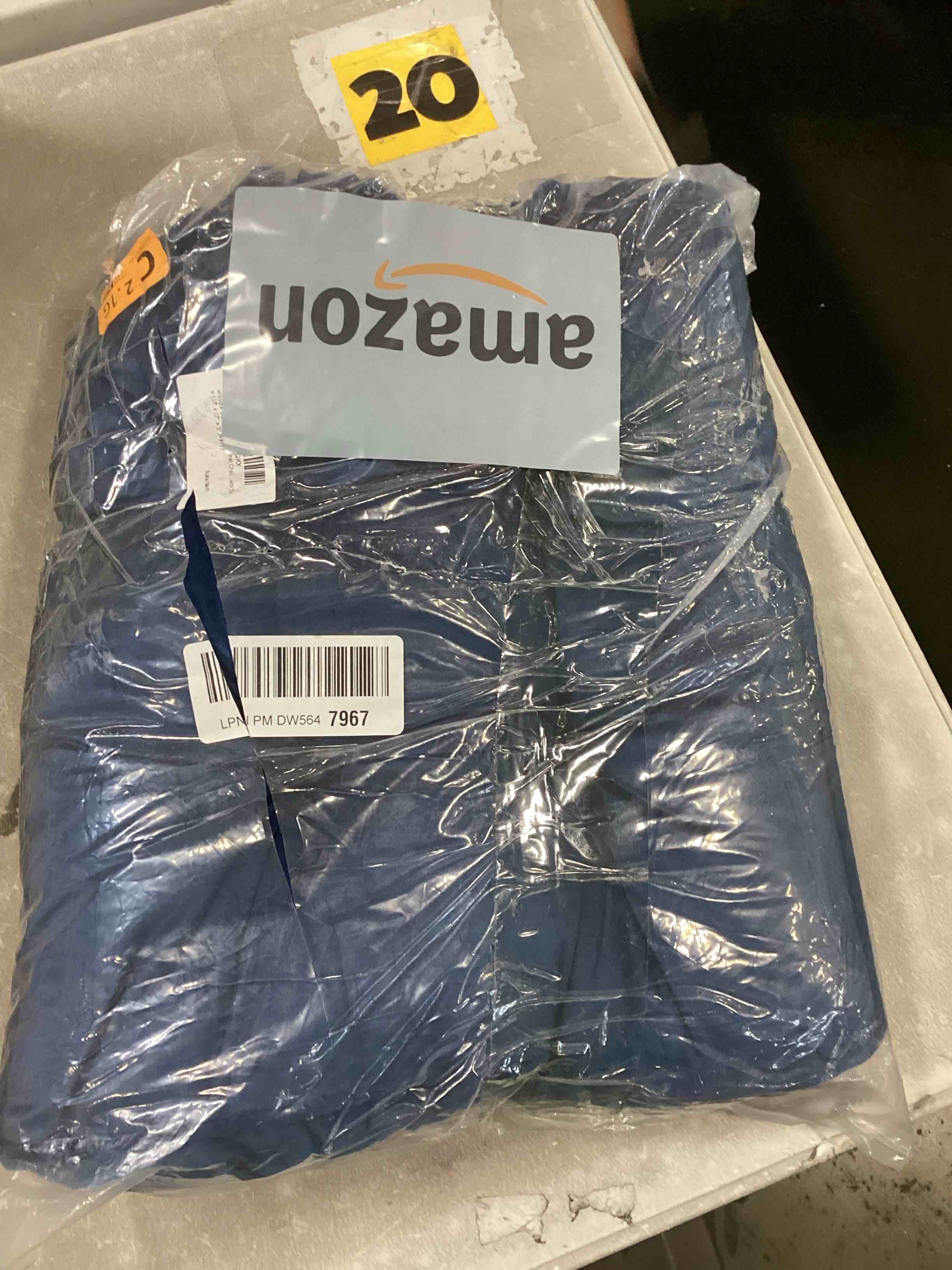 https://s3.amazonaws.com/lotting-images-prod/bidfta/PPE3677246_1749654574997.jpeg