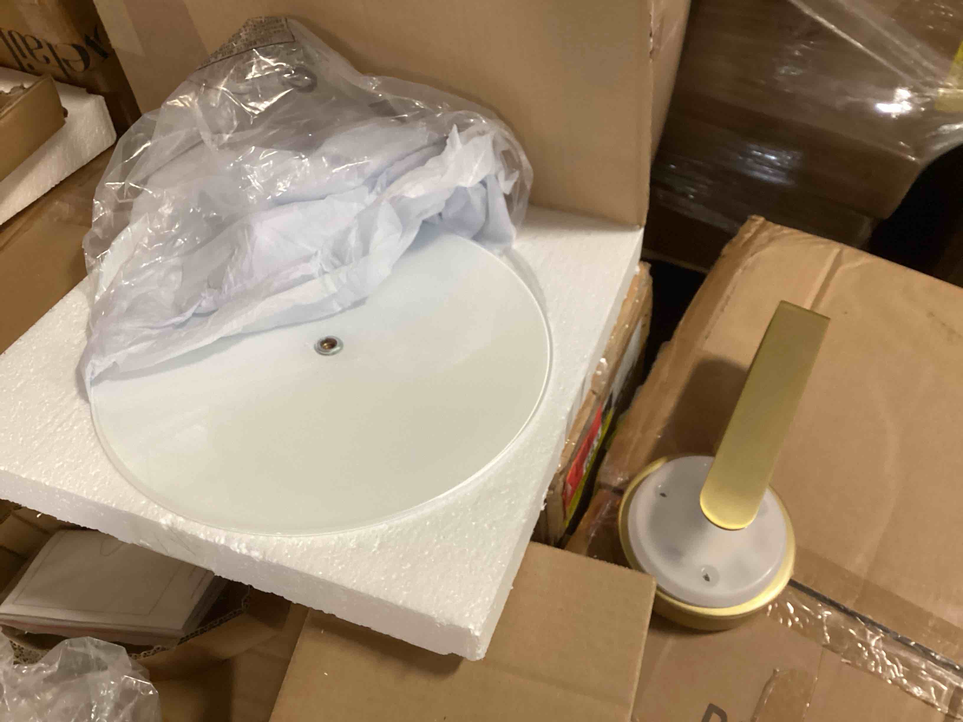 https://s3.amazonaws.com/lotting-images-prod/bidfta/PPE3677537_1749840678084.jpeg