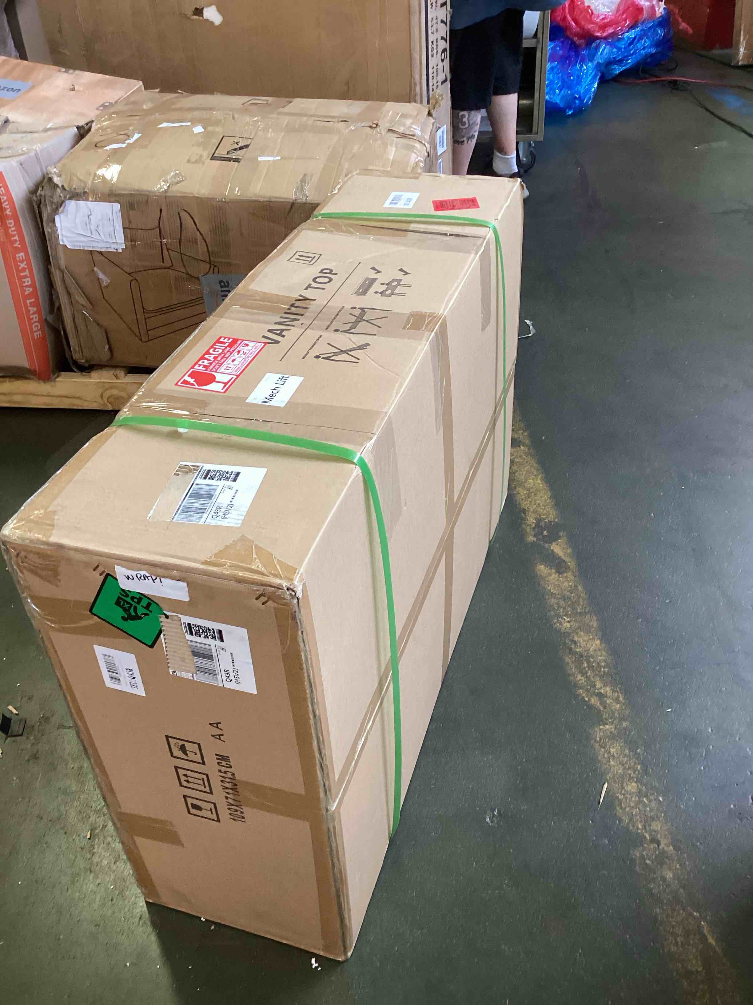 https://s3.amazonaws.com/lotting-images-prod/bidfta/PPE3677647_1750165314838.jpeg