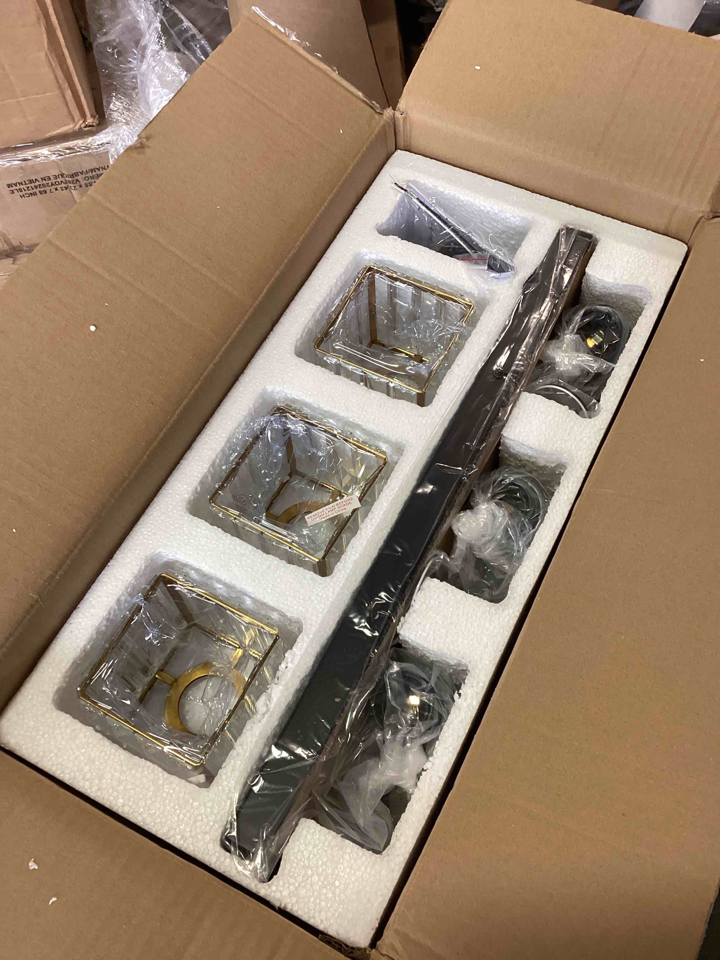 https://s3.amazonaws.com/lotting-images-prod/bidfta/PPE3677693_1750184329034.jpeg