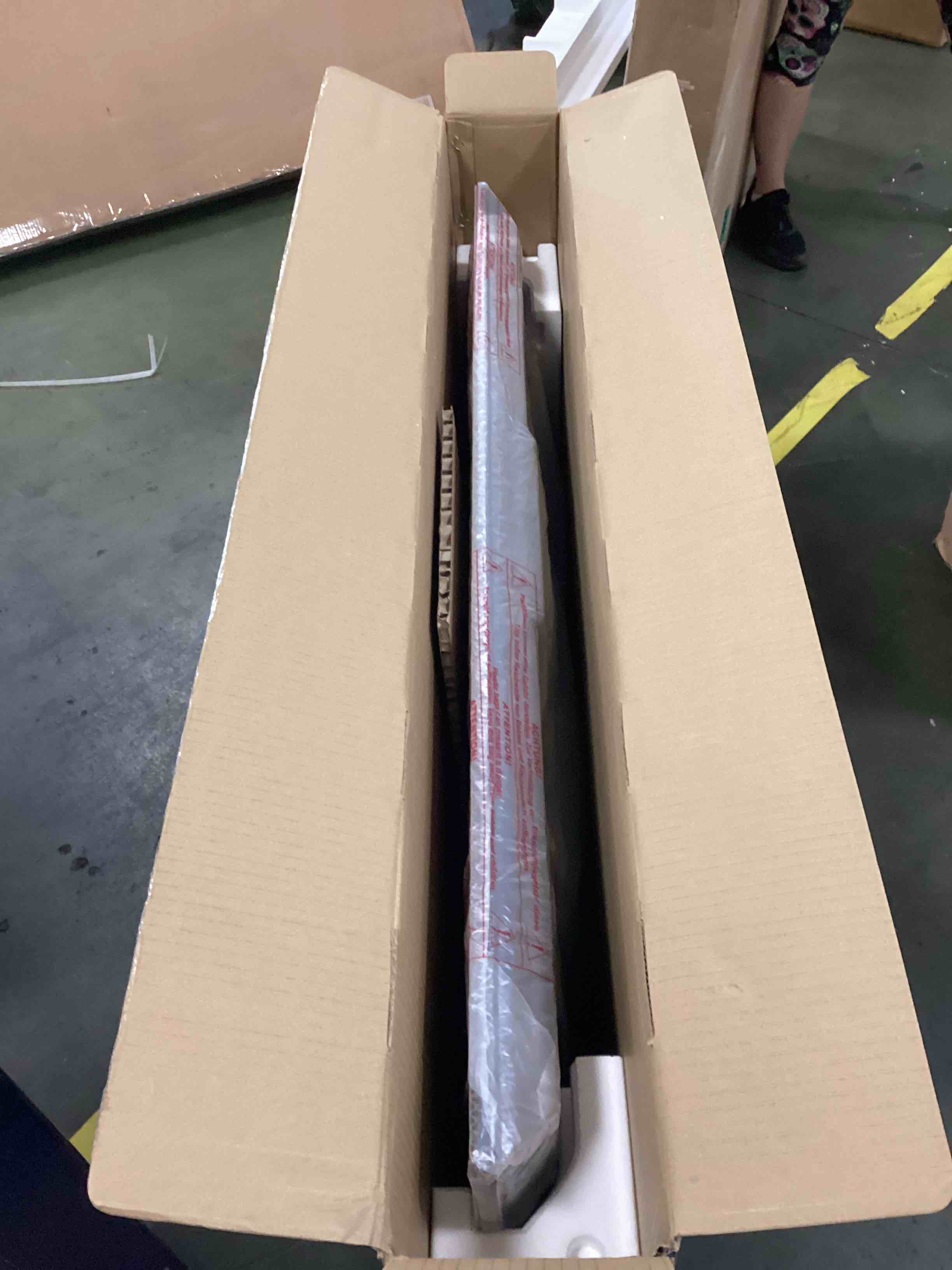 https://s3.amazonaws.com/lotting-images-prod/bidfta/PPE3678106_1750942850389.jpeg