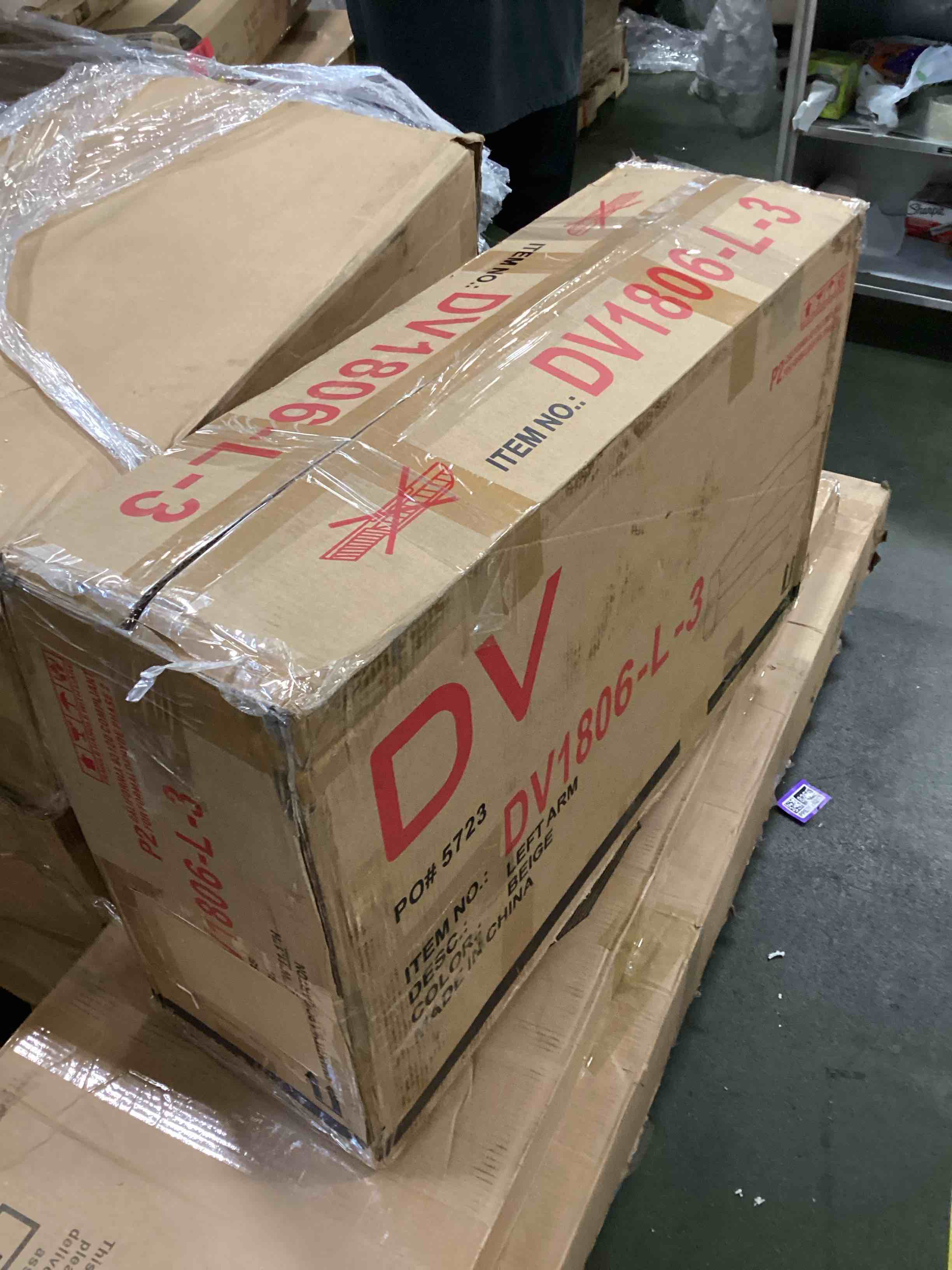 https://s3.amazonaws.com/lotting-images-prod/bidfta/PPE3678259_1751293724117.jpeg