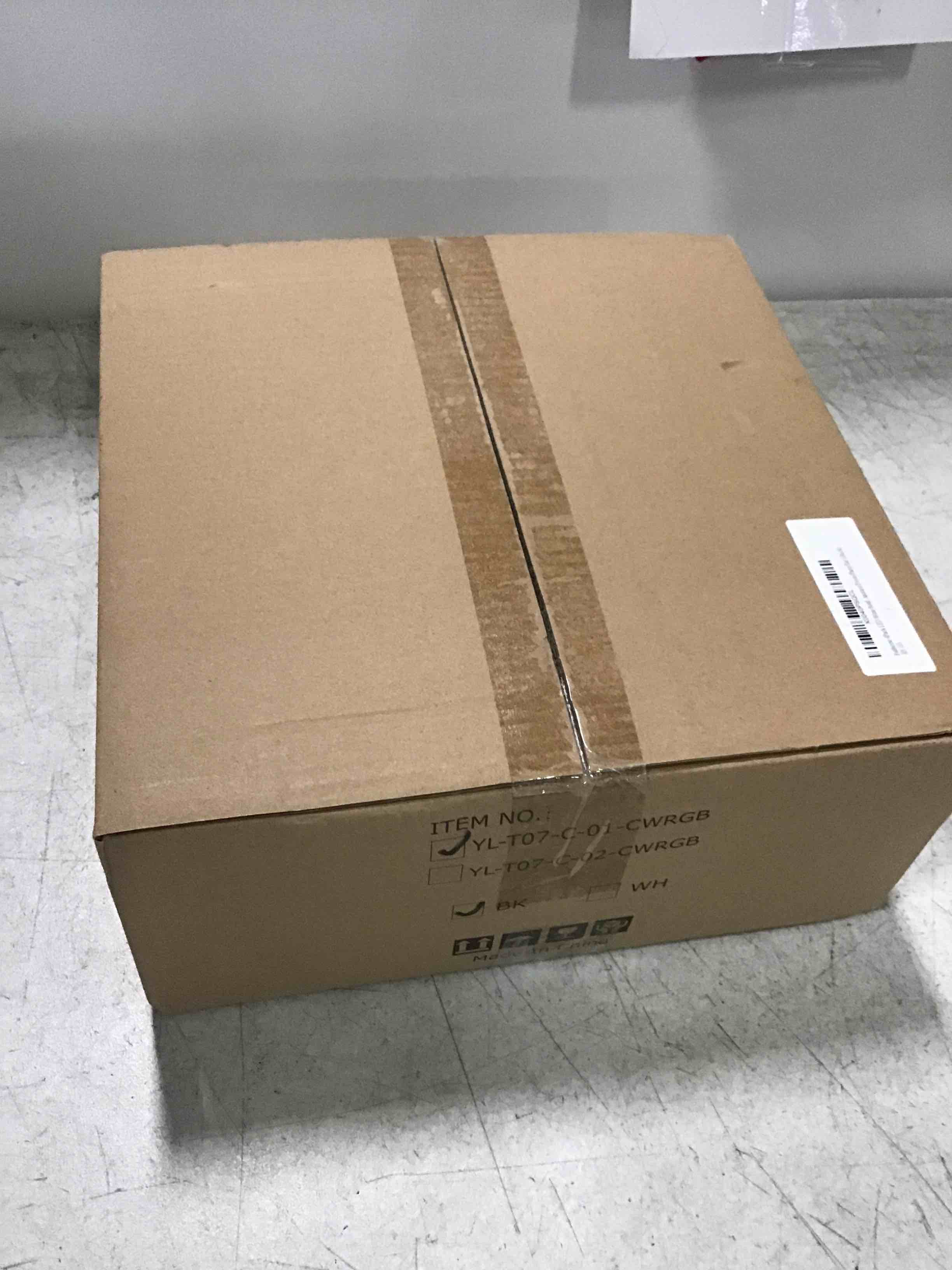 https://s3.amazonaws.com/lotting-images-prod/bidfta/PPE3679839_1748458194225.jpeg