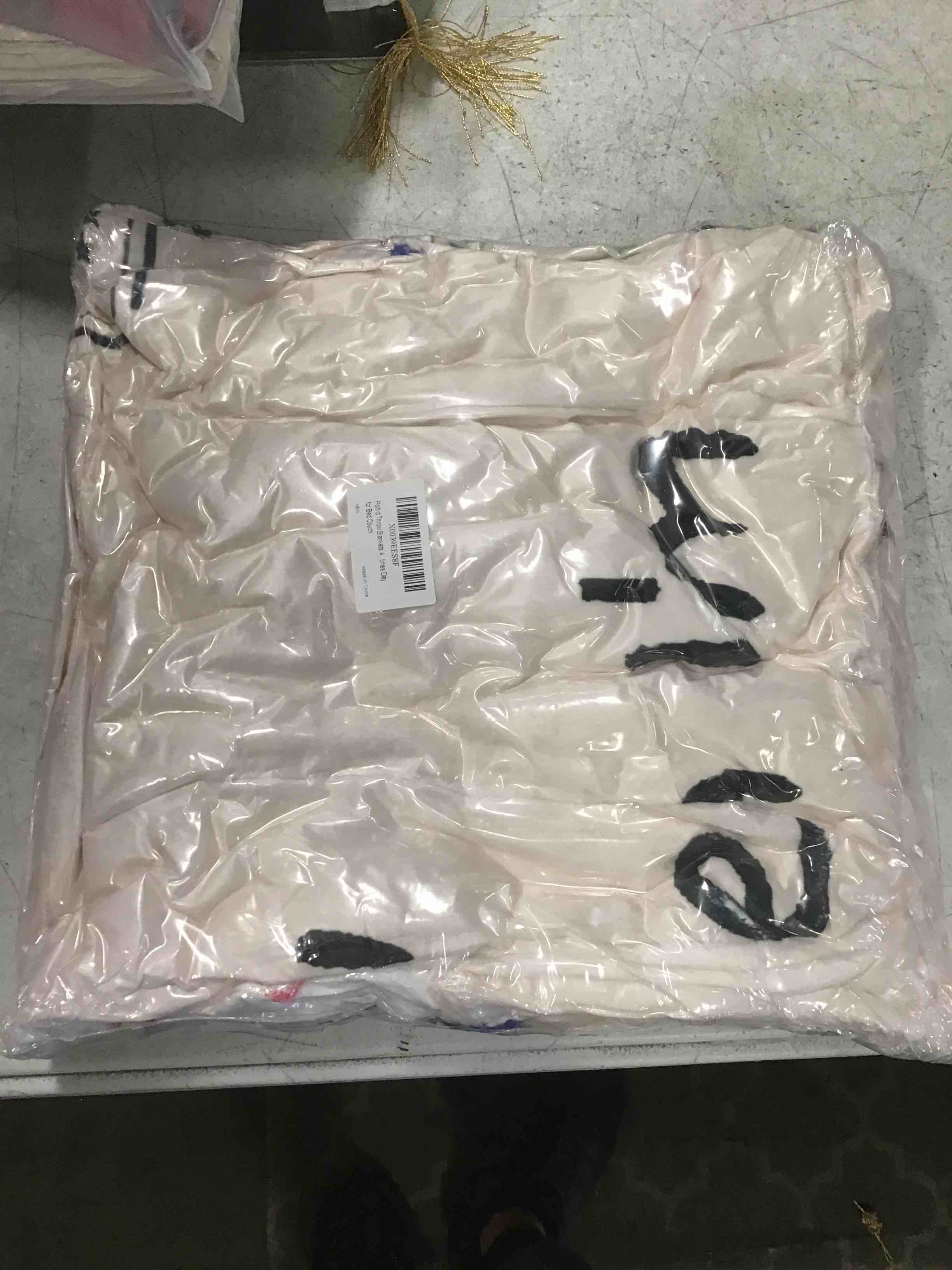 https://s3.amazonaws.com/lotting-images-prod/bidfta/PPE3679843_1748458494519.jpeg