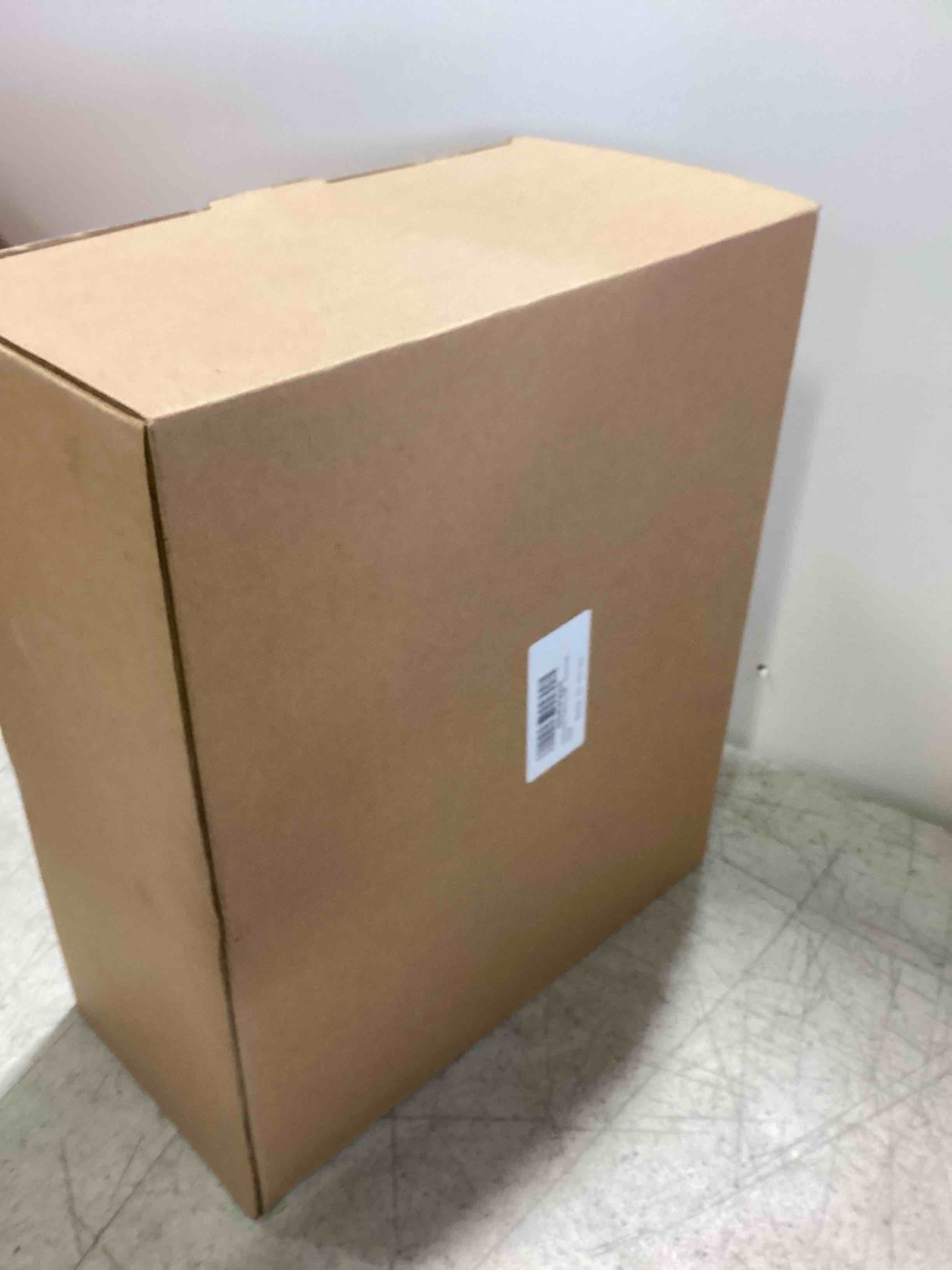 https://s3.amazonaws.com/lotting-images-prod/bidfta/PPE3680891_1749558909033.jpeg