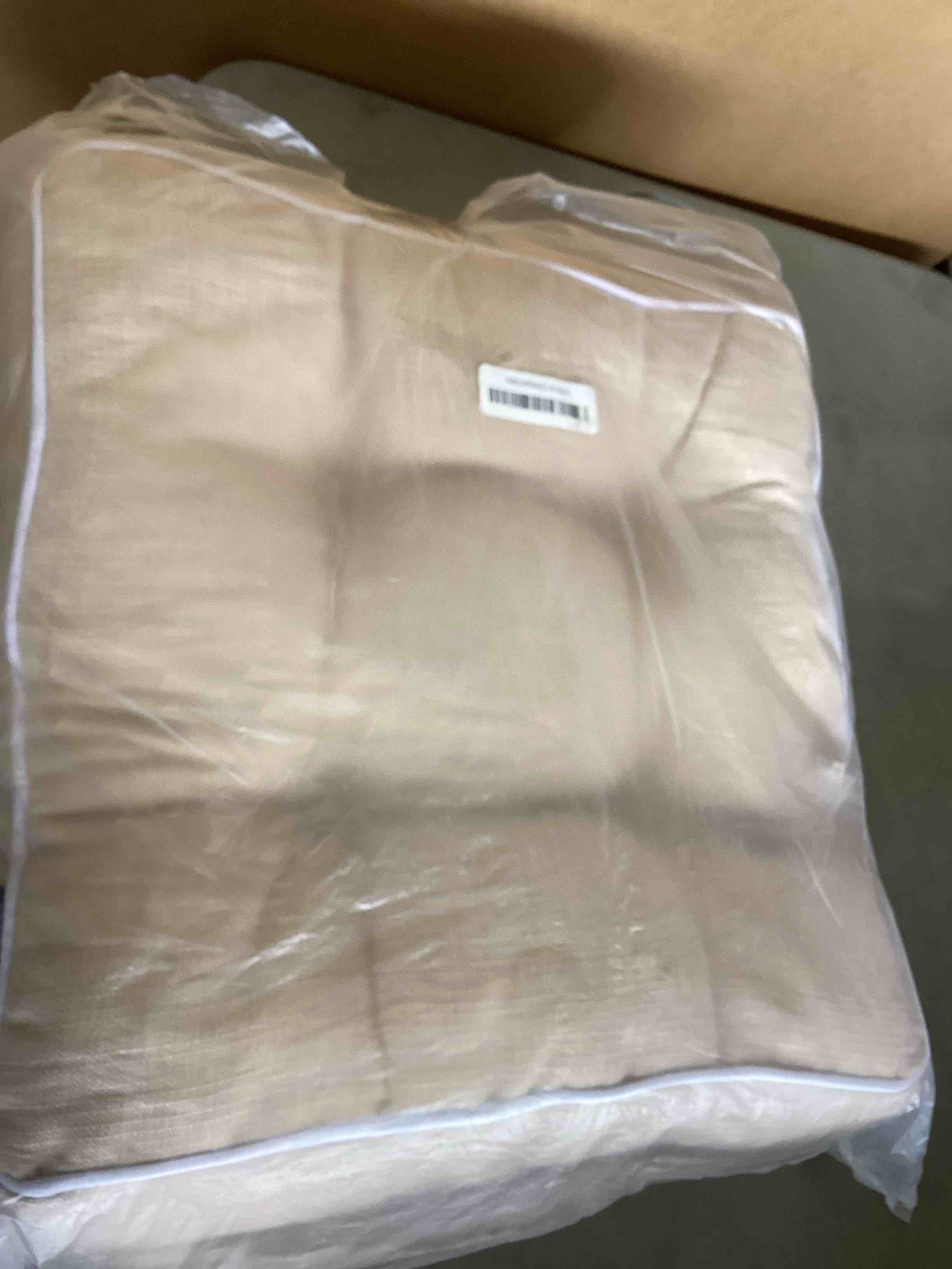 https://s3.amazonaws.com/lotting-images-prod/bidfta/PPE3682955_1750104470675.jpeg
