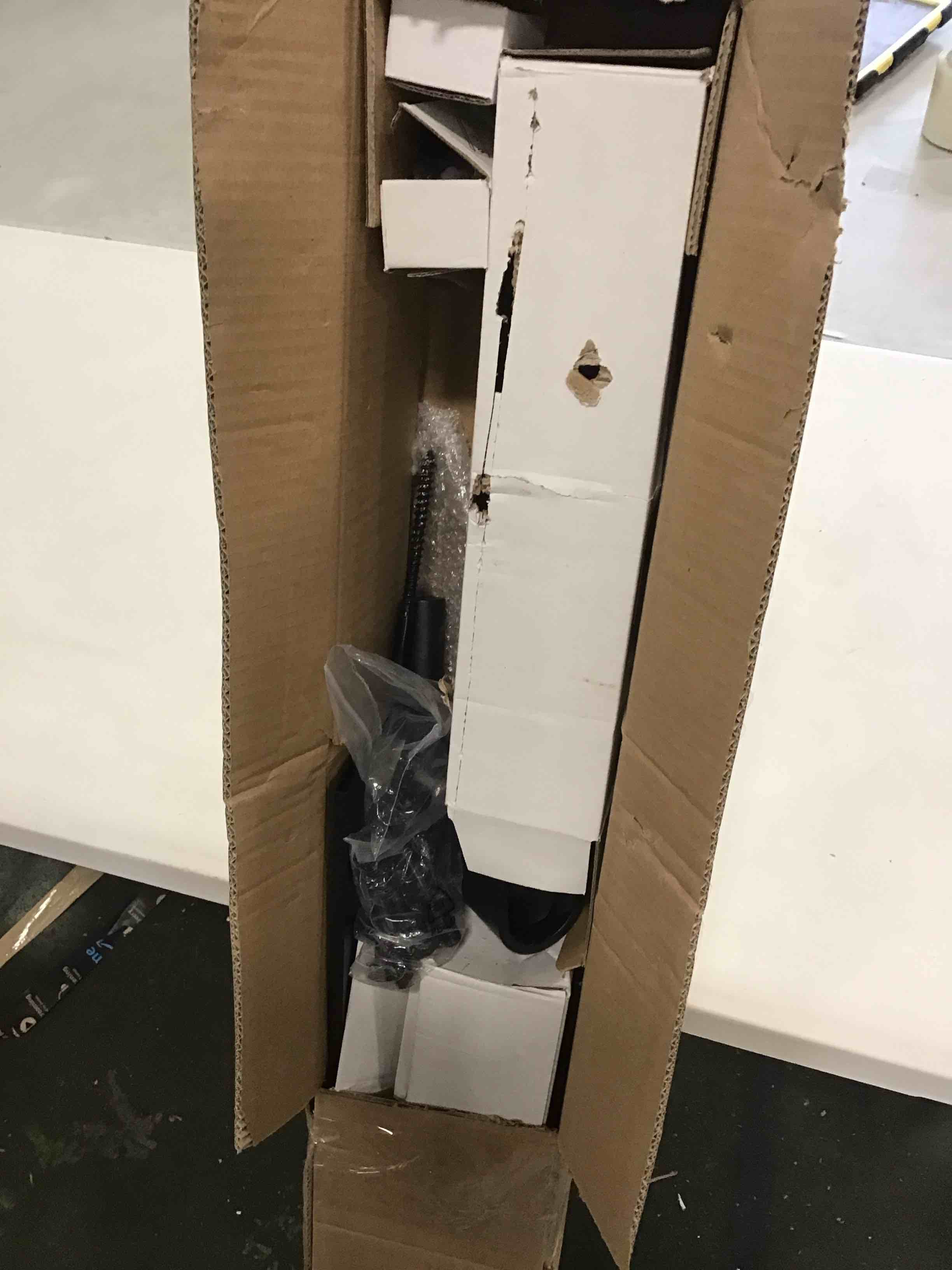 https://s3.amazonaws.com/lotting-images-prod/bidfta/PPE3685080_1747252010366.jpeg