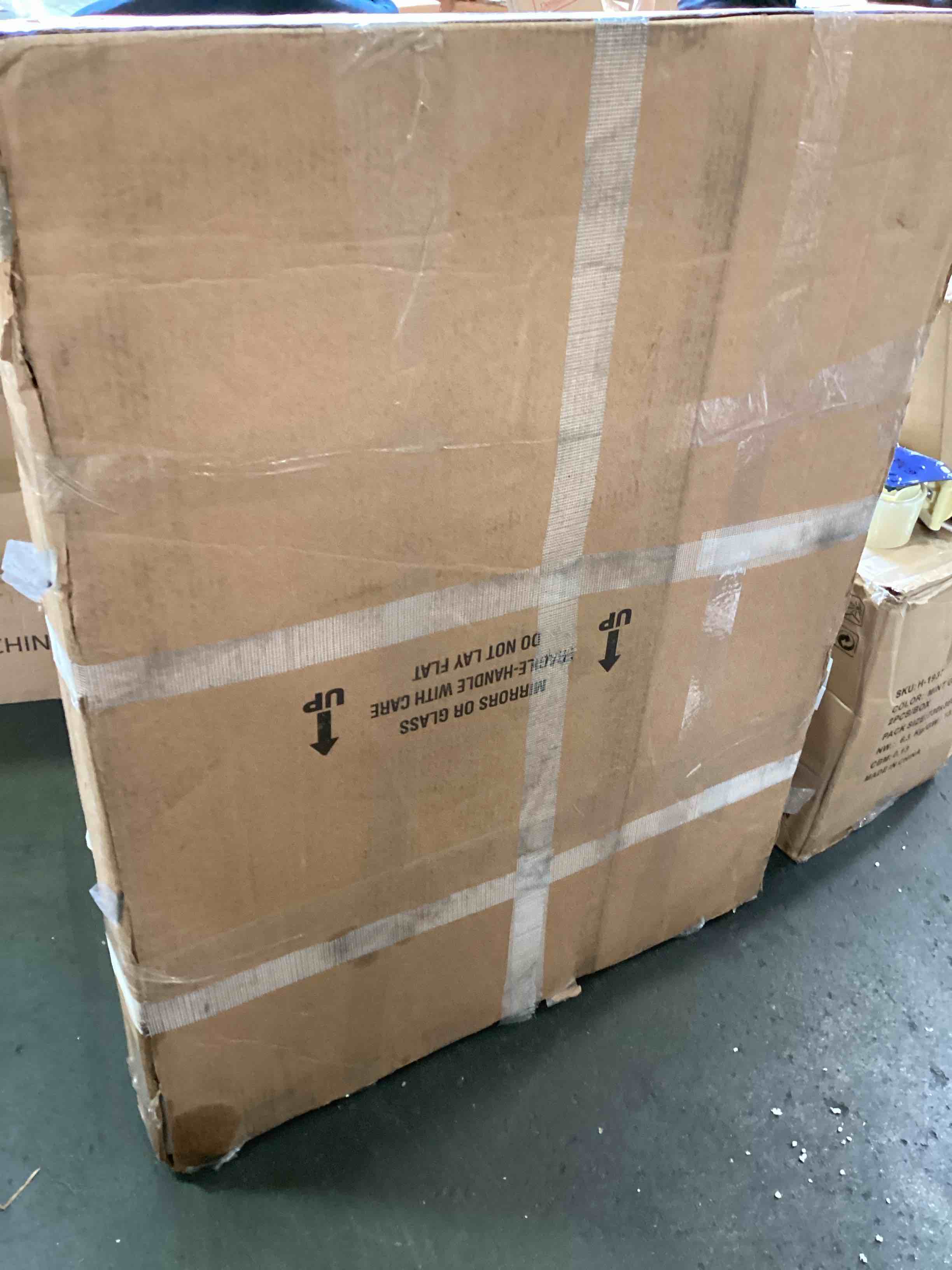 https://s3.amazonaws.com/lotting-images-prod/bidfta/PPE3687355_1749569766083.jpeg