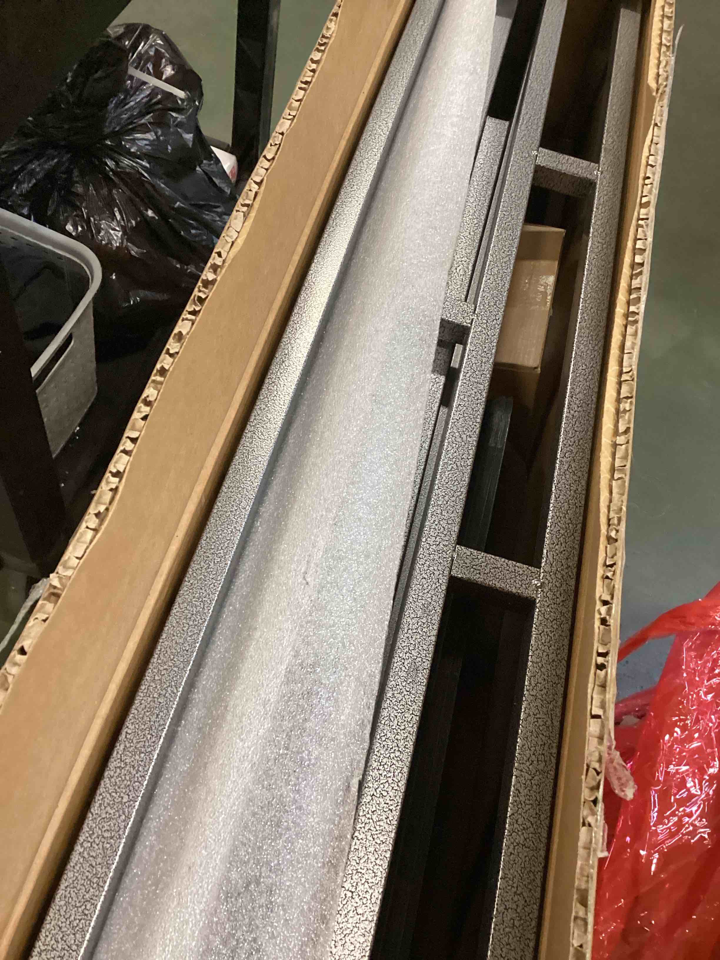 https://s3.amazonaws.com/lotting-images-prod/bidfta/PPE3687413_1749821431011.jpeg