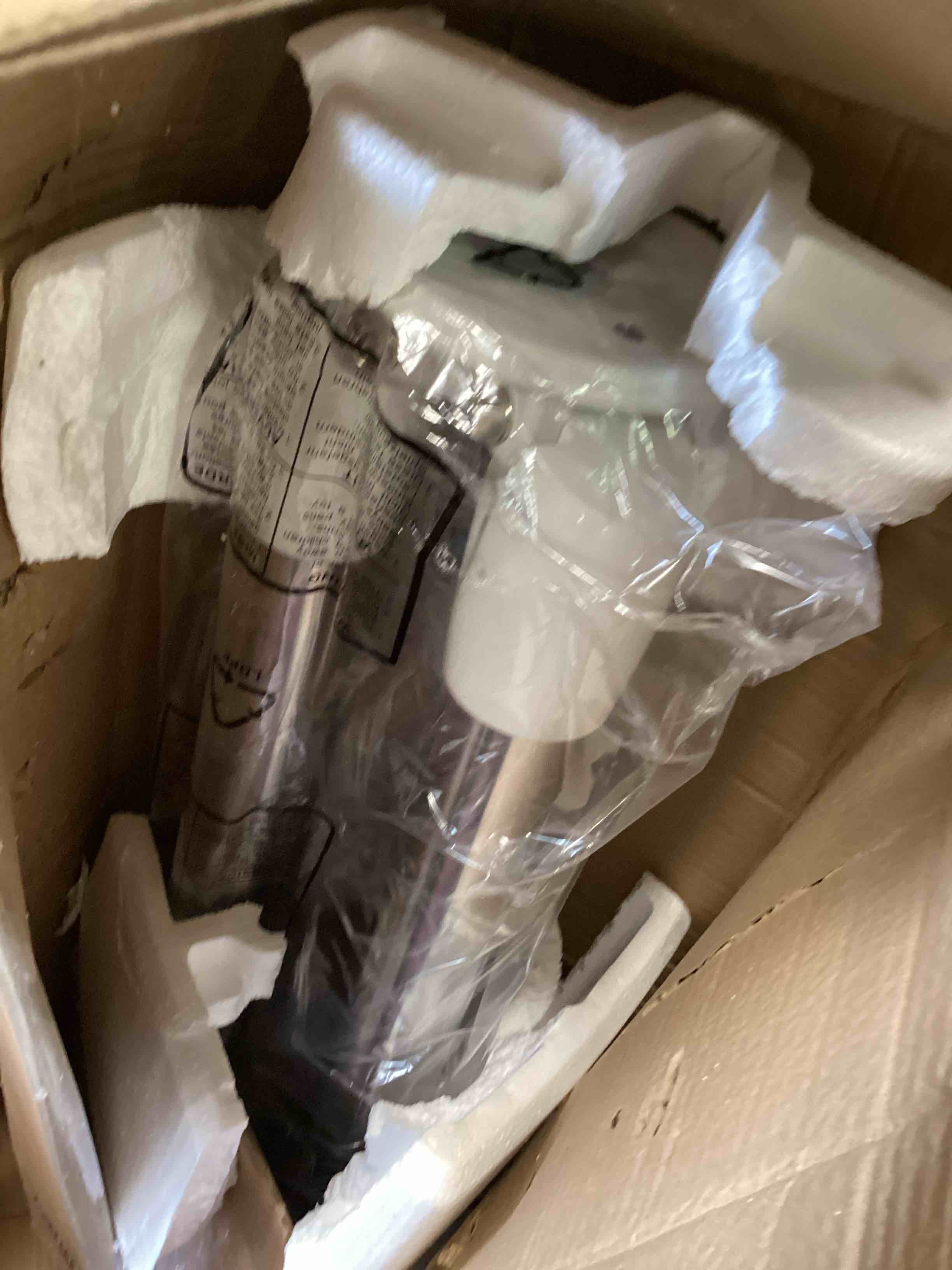 https://s3.amazonaws.com/lotting-images-prod/bidfta/PPE3687644_1750170956403.jpeg