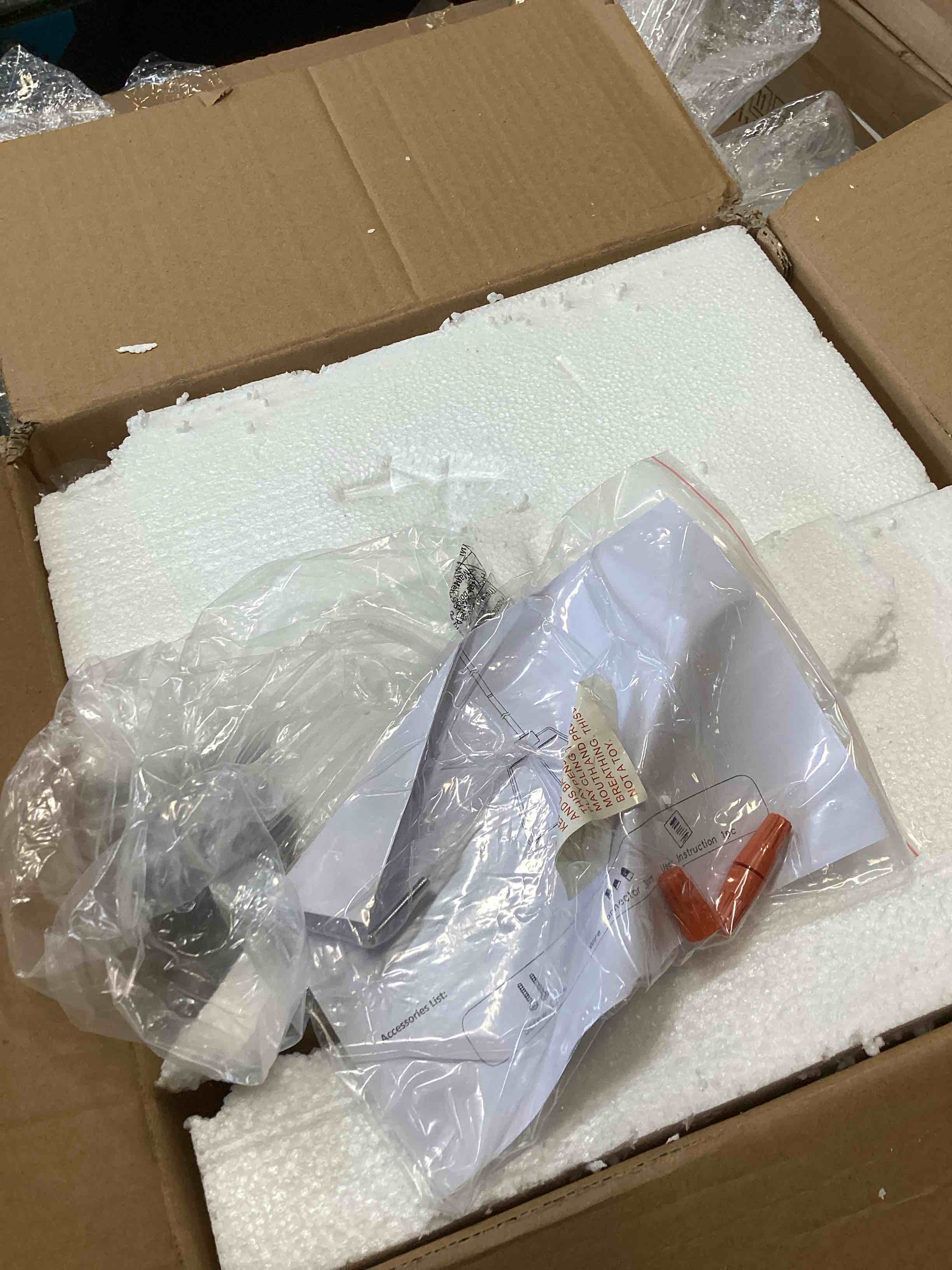 https://s3.amazonaws.com/lotting-images-prod/bidfta/PPE3687758_1750275768810.jpeg