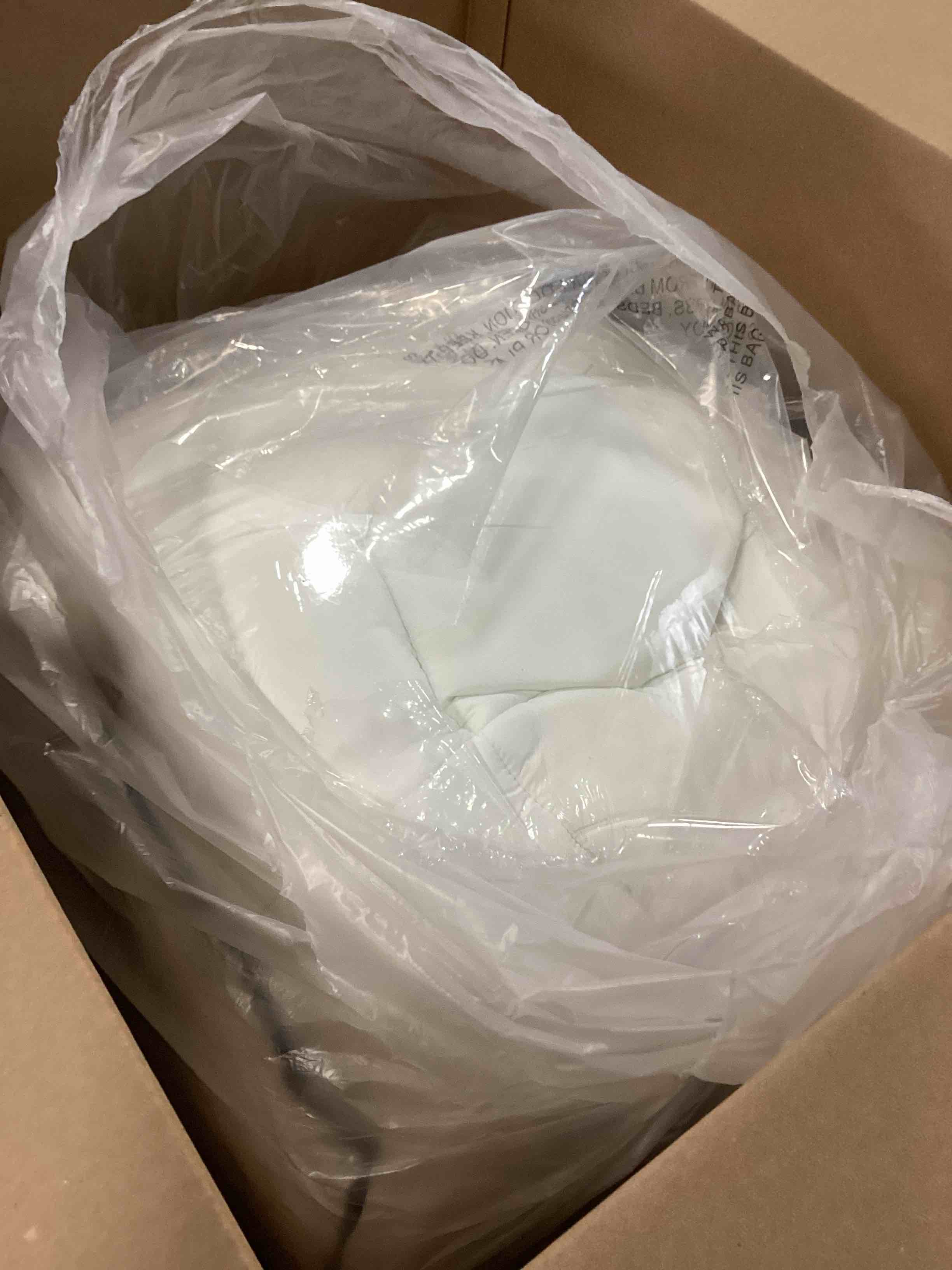 https://s3.amazonaws.com/lotting-images-prod/bidfta/PPE3688844_1749134360320.jpeg