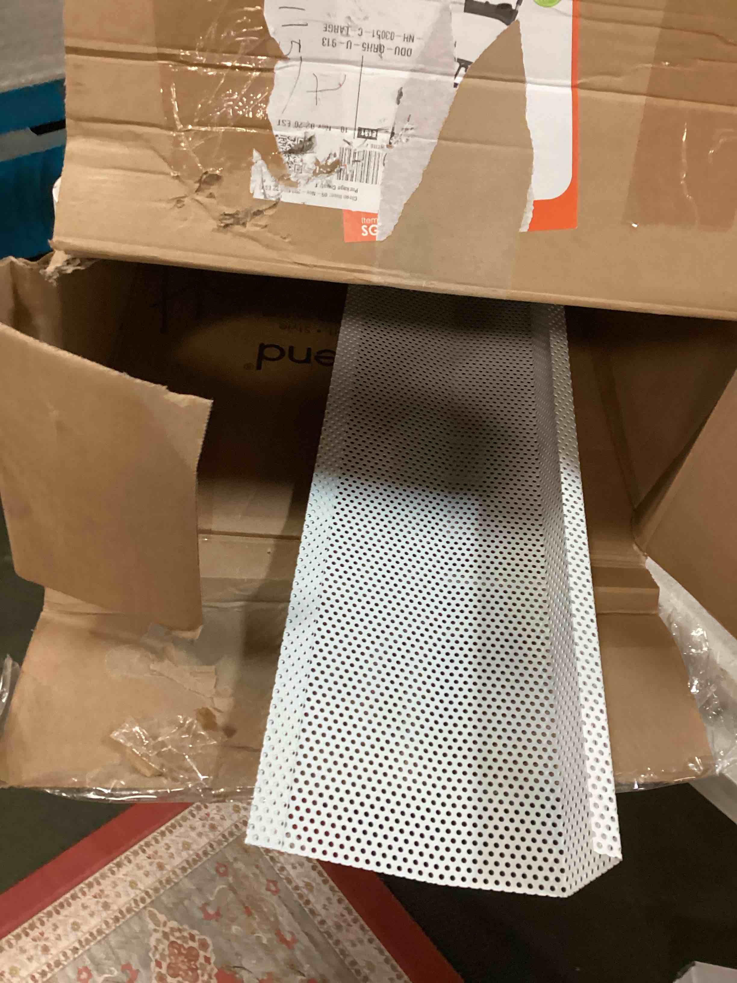 https://s3.amazonaws.com/lotting-images-prod/bidfta/PPE3689400_1749300633537.jpeg
