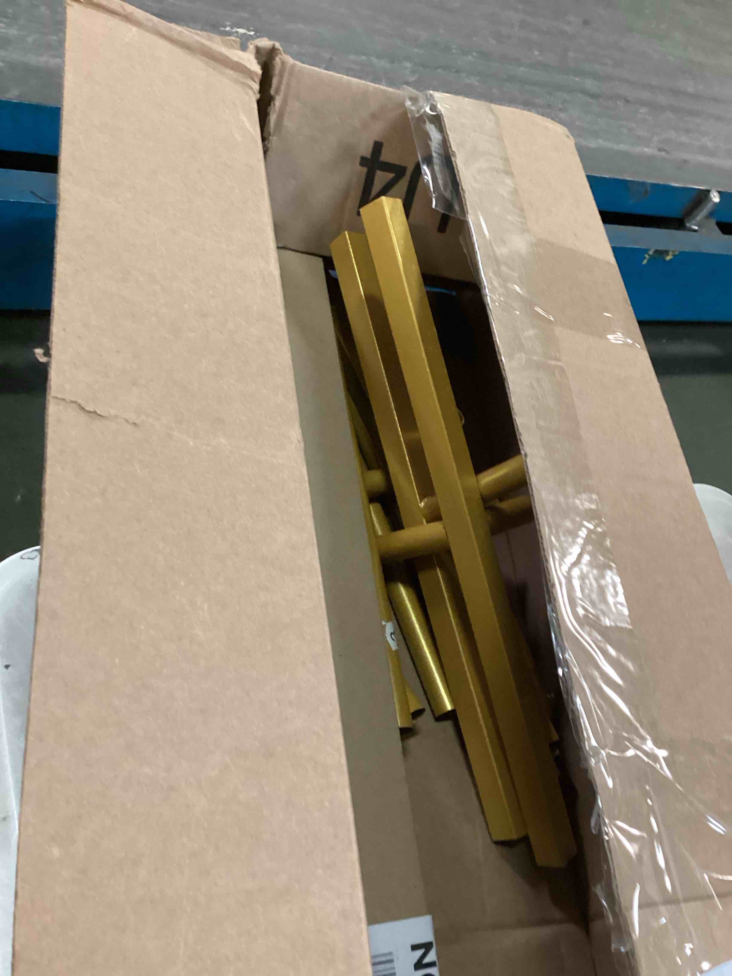 https://s3.amazonaws.com/lotting-images-prod/bidfta/PPE3689404_1749301007121.jpeg
