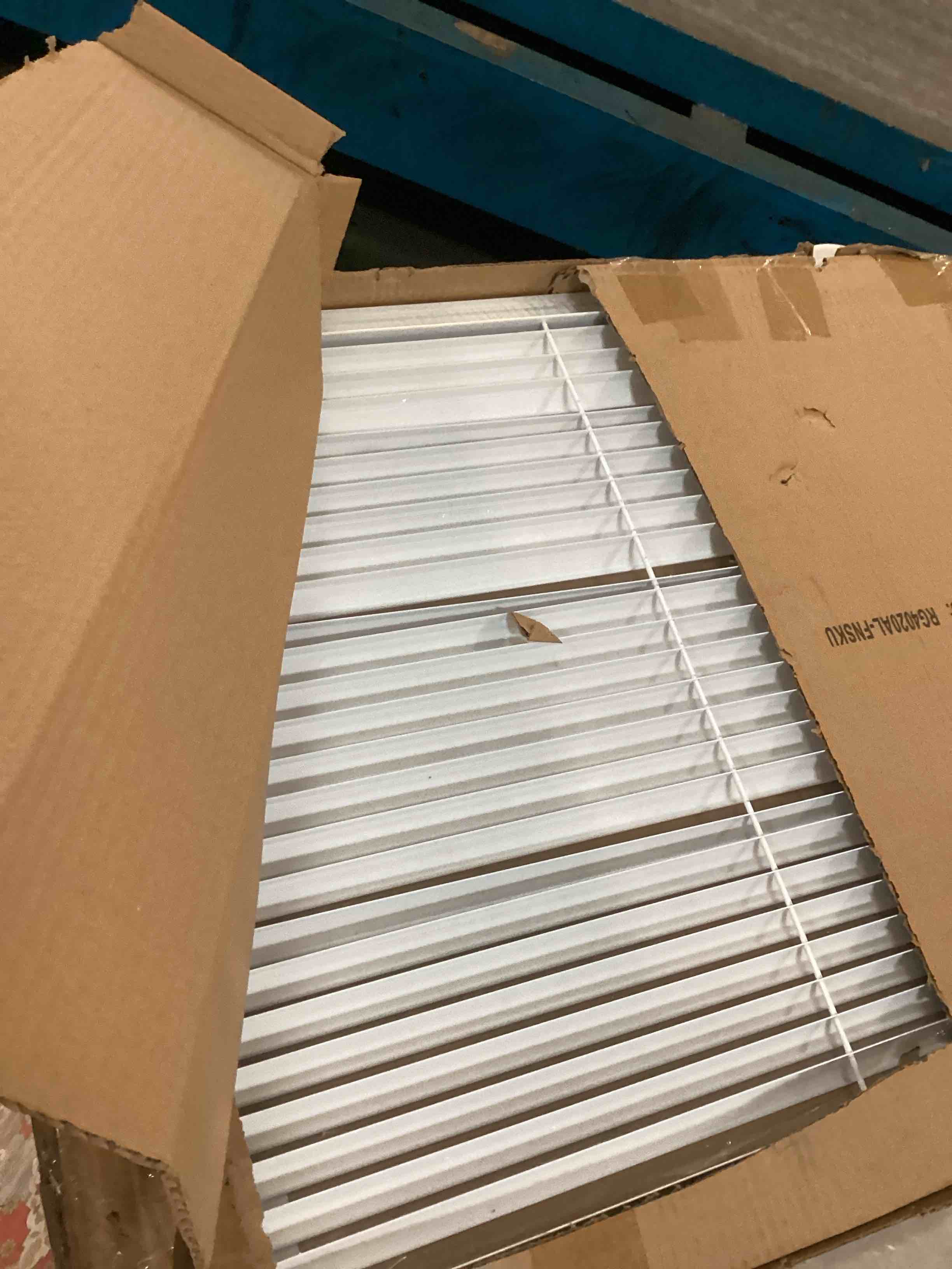 https://s3.amazonaws.com/lotting-images-prod/bidfta/PPE3689532_1749321836260.jpeg