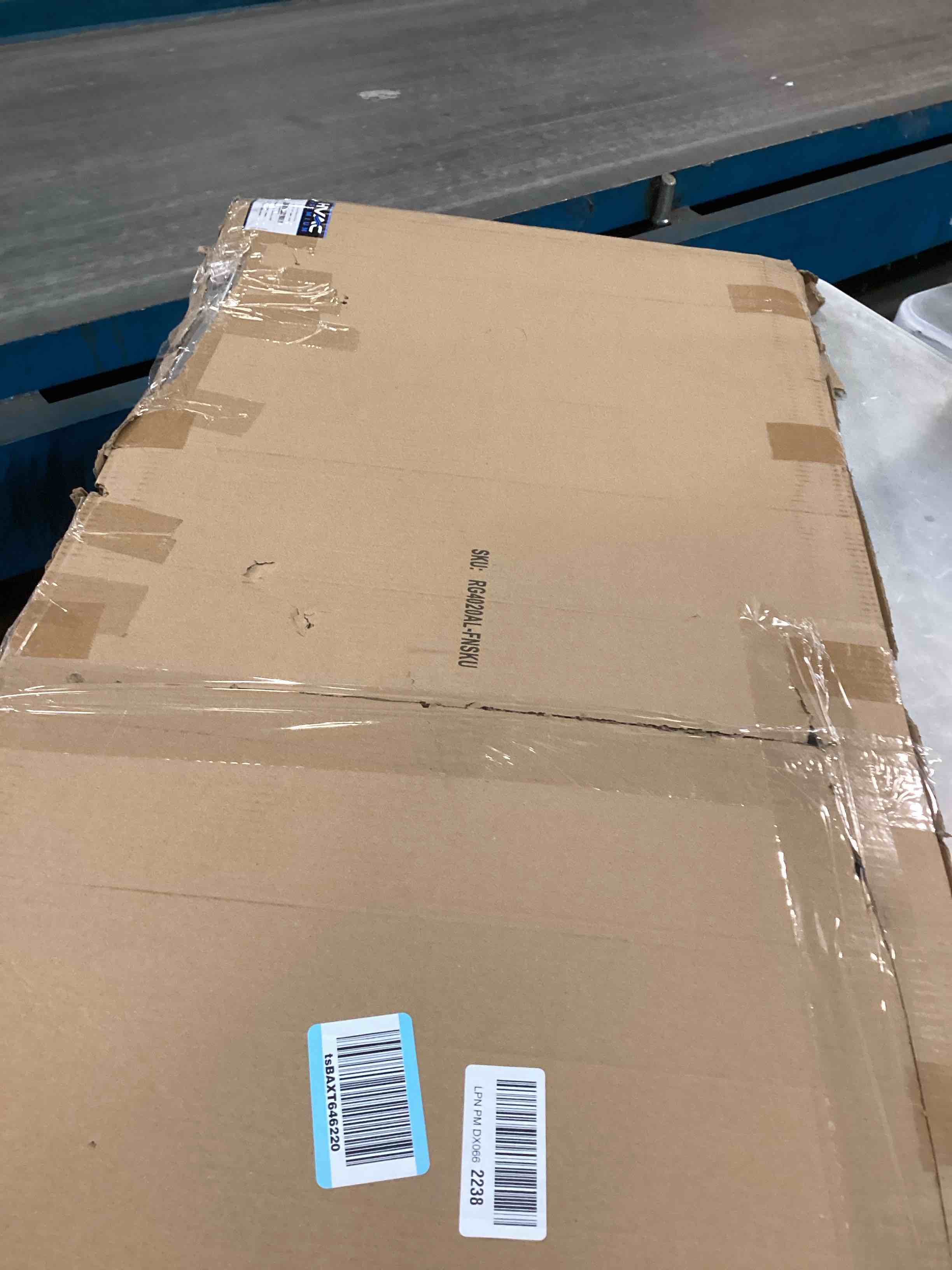 https://s3.amazonaws.com/lotting-images-prod/bidfta/PPE3689532_1749321848767.jpeg