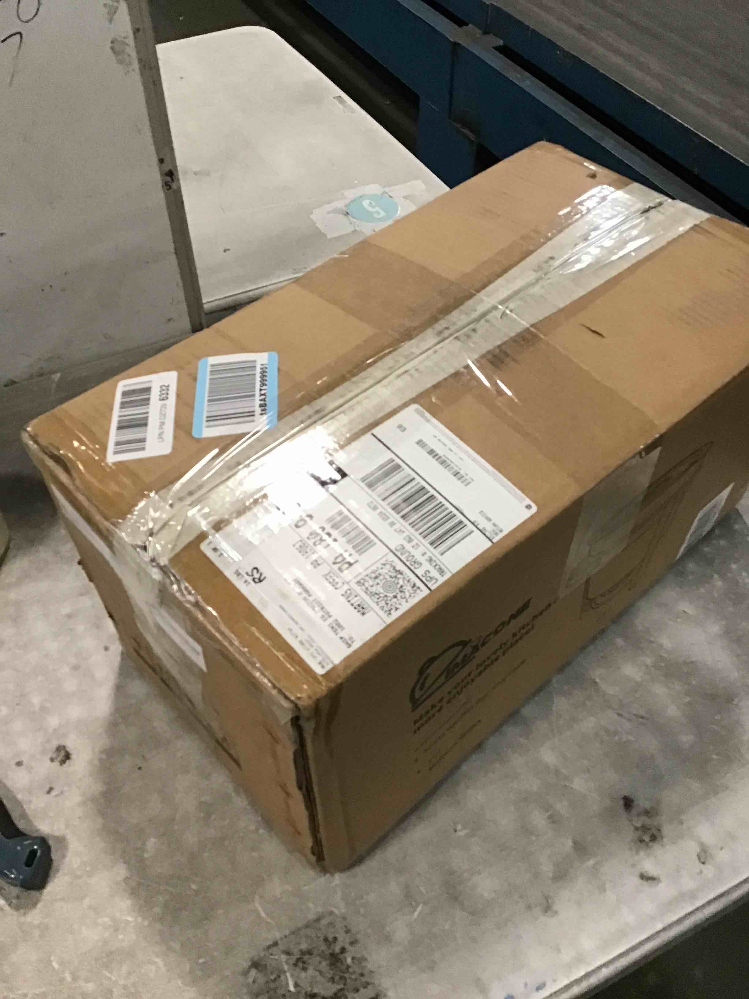 https://s3.amazonaws.com/lotting-images-prod/bidfta/PPE3689746_1749557324615.jpeg