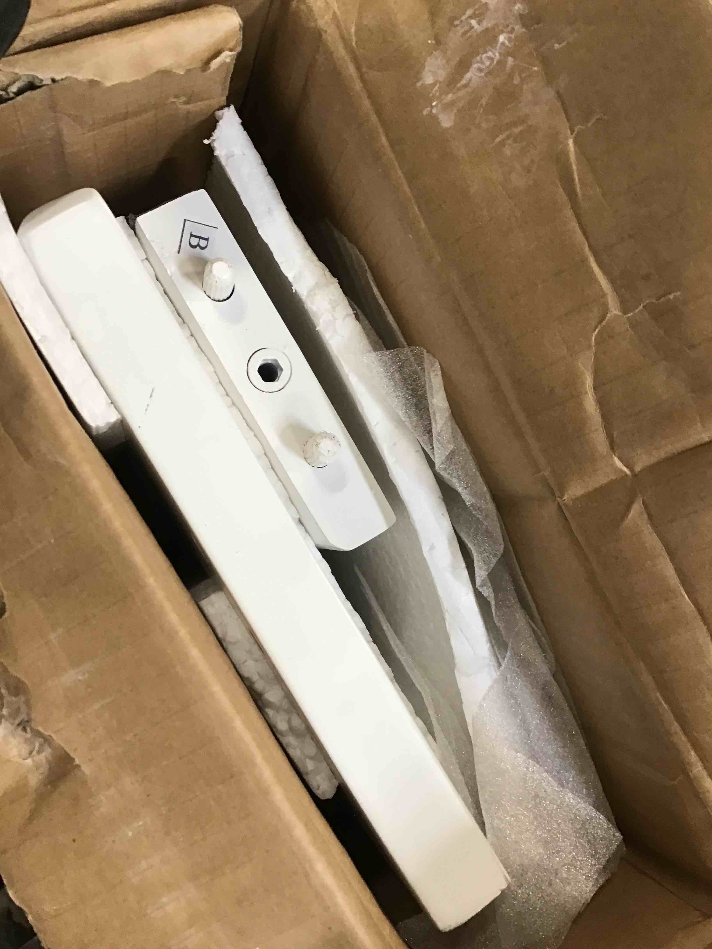 https://s3.amazonaws.com/lotting-images-prod/bidfta/PPE3690106_1749735049958.jpeg