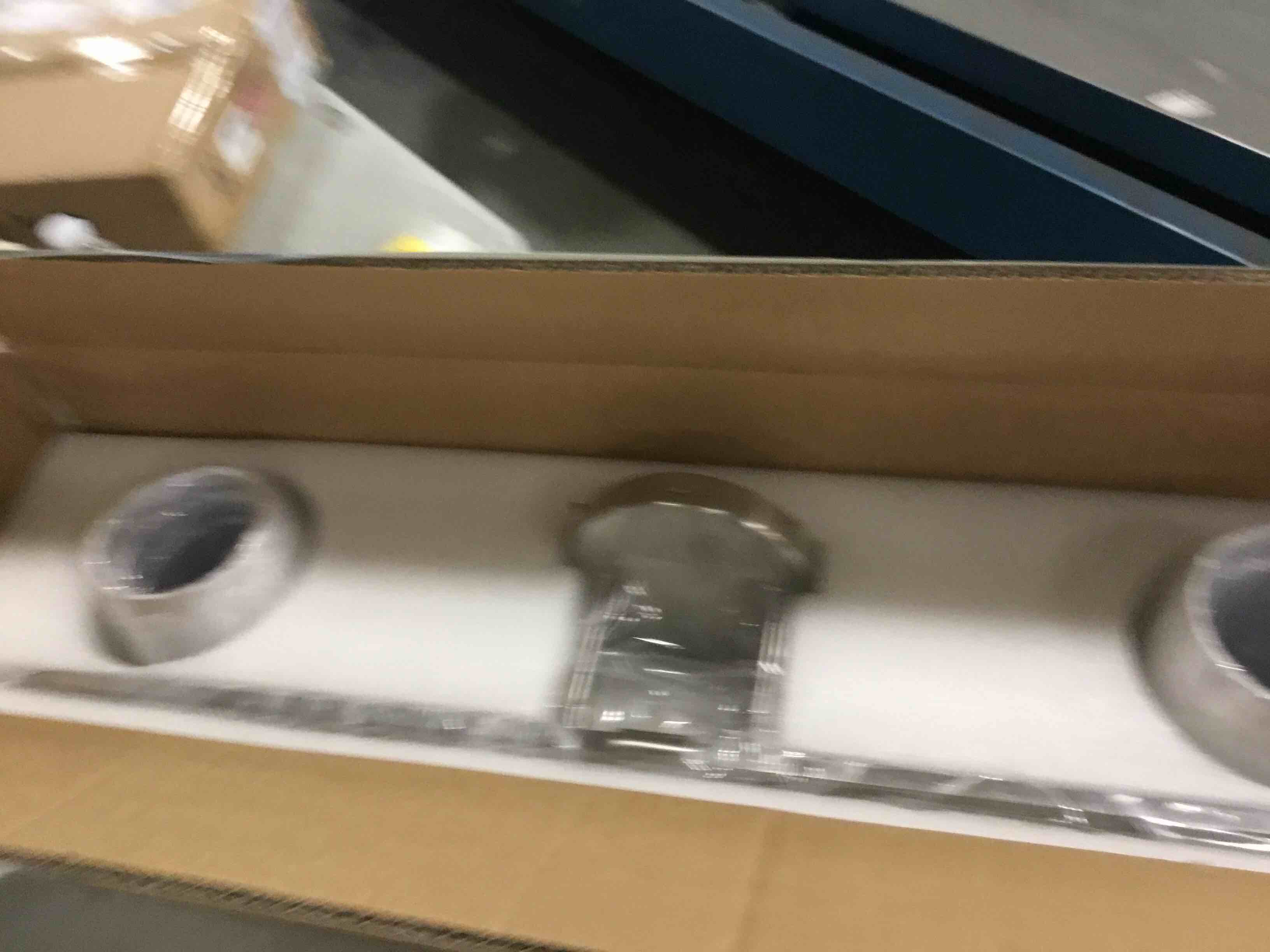 https://s3.amazonaws.com/lotting-images-prod/bidfta/PPE3692295_1749643925741.jpeg