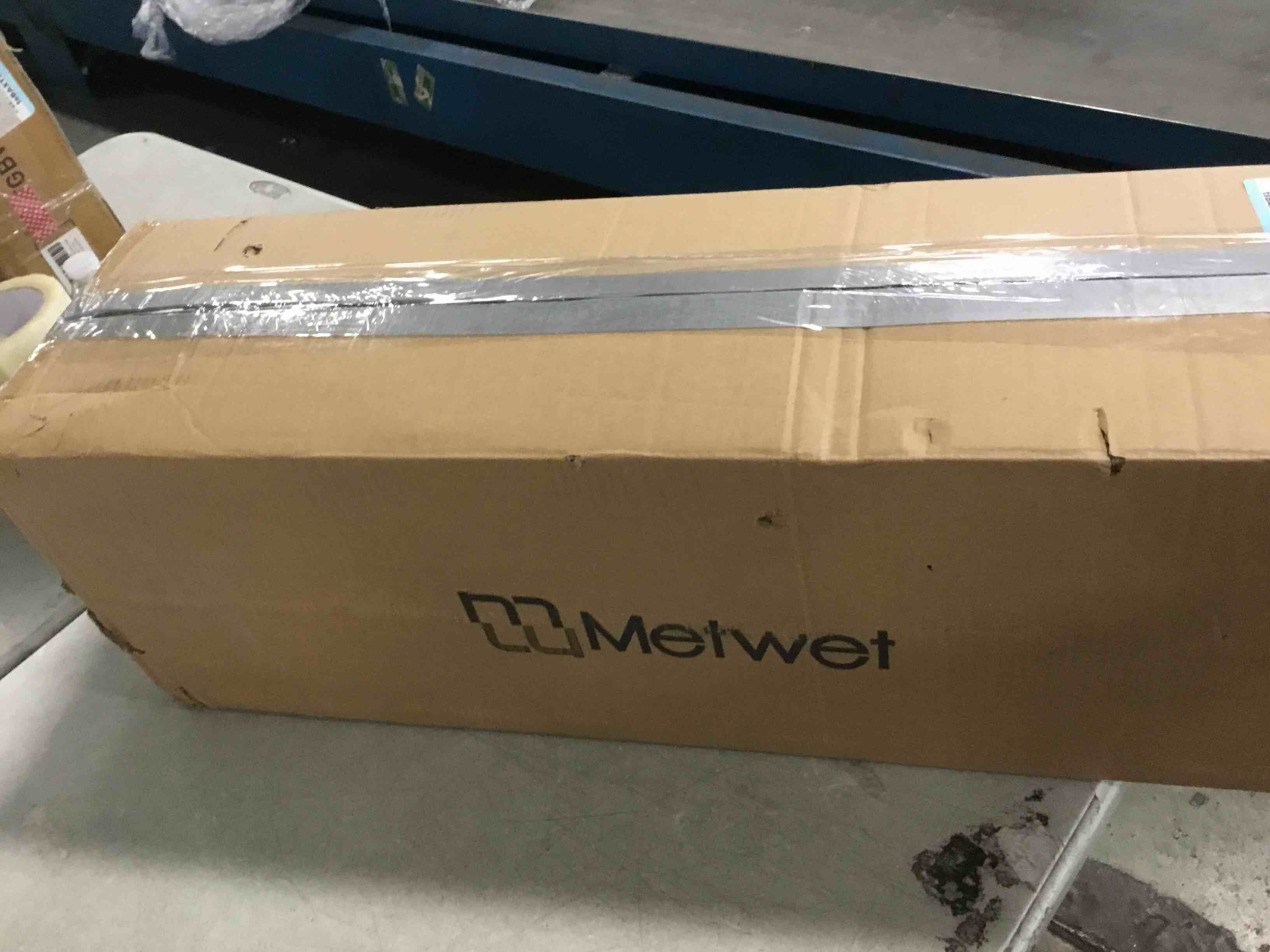 https://s3.amazonaws.com/lotting-images-prod/bidfta/PPE3692295_1749643944782.jpeg