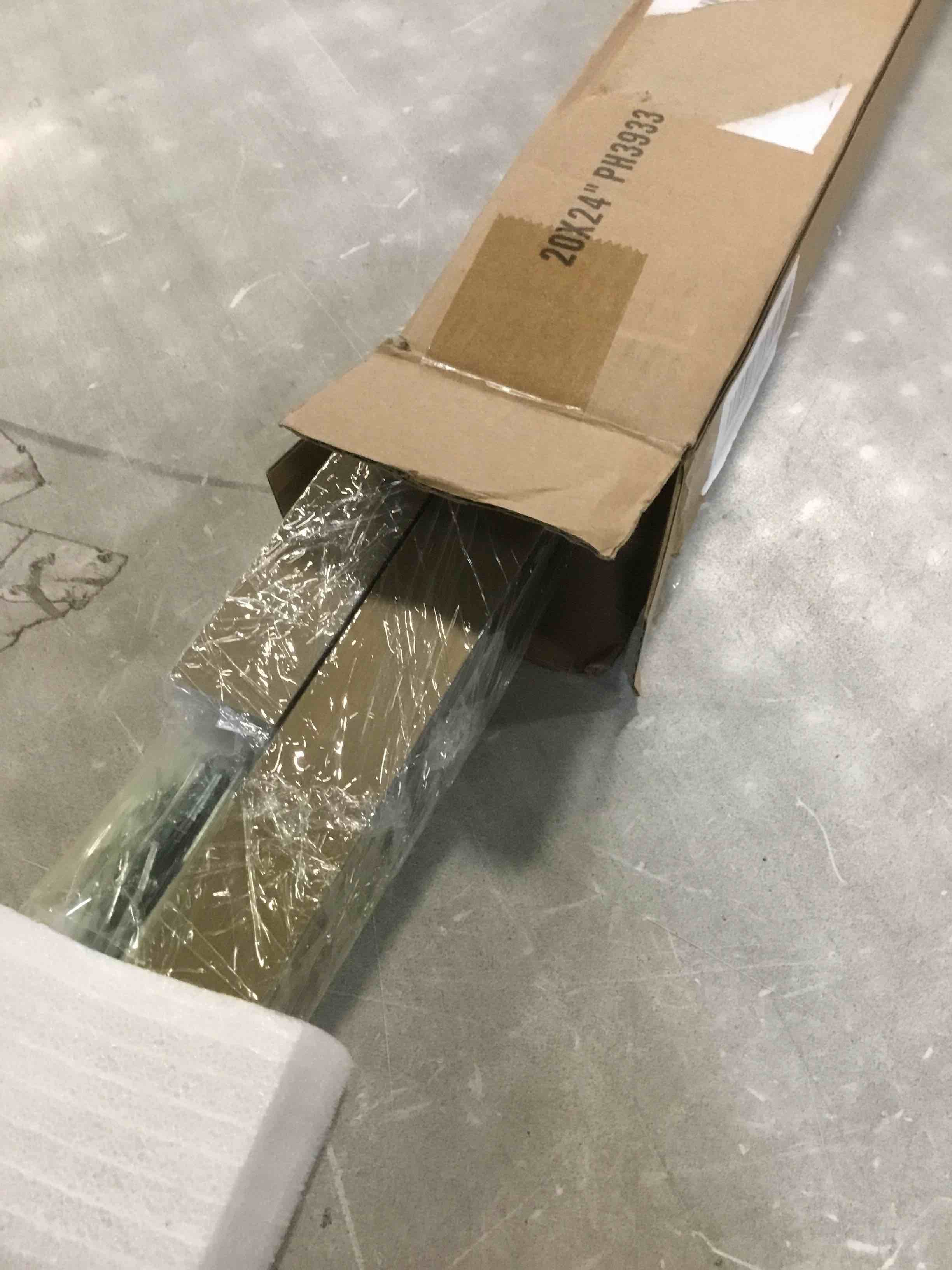 https://s3.amazonaws.com/lotting-images-prod/bidfta/PPE3692968_1749911638629.jpeg