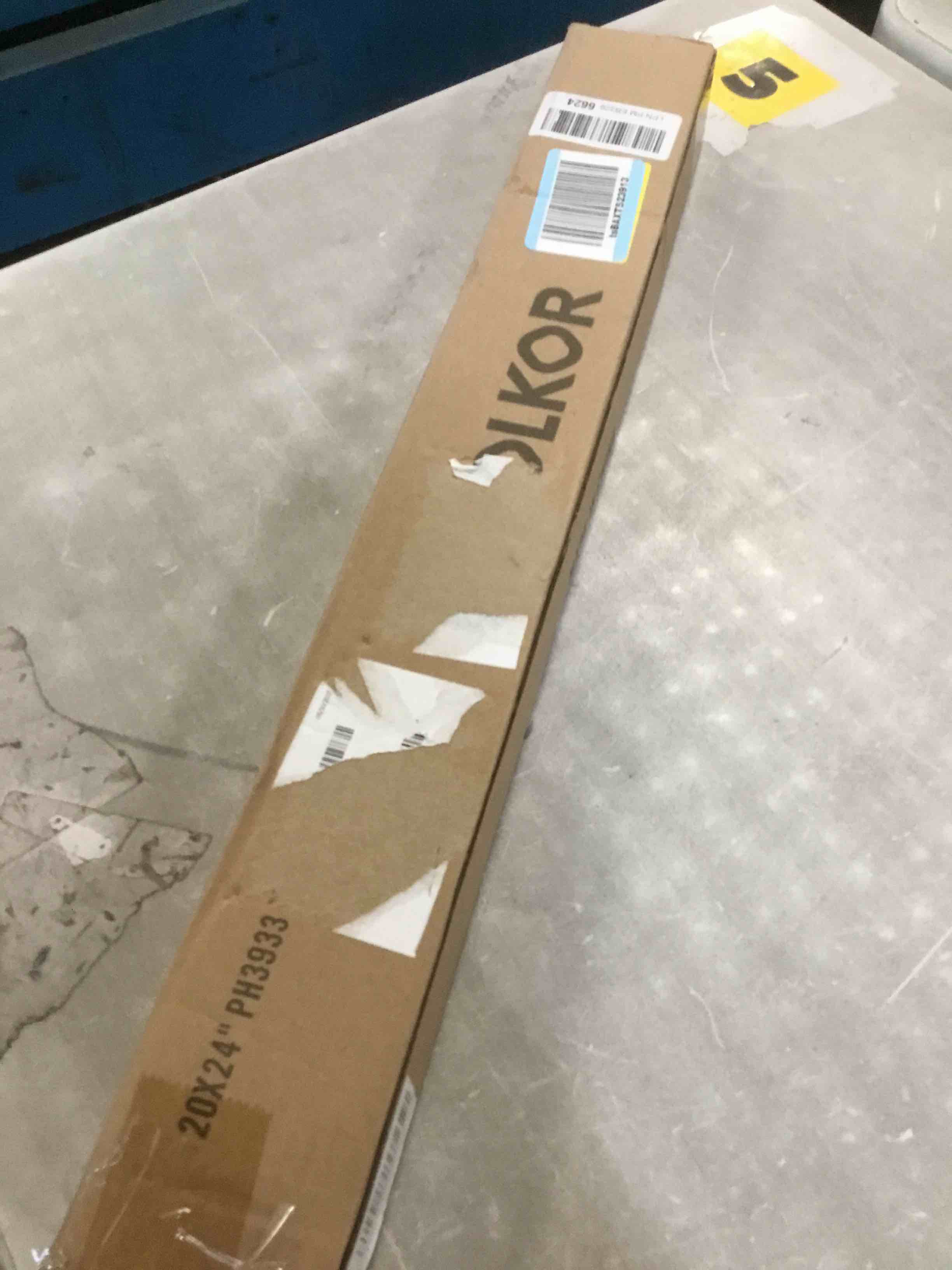 https://s3.amazonaws.com/lotting-images-prod/bidfta/PPE3692968_1749911653289.jpeg