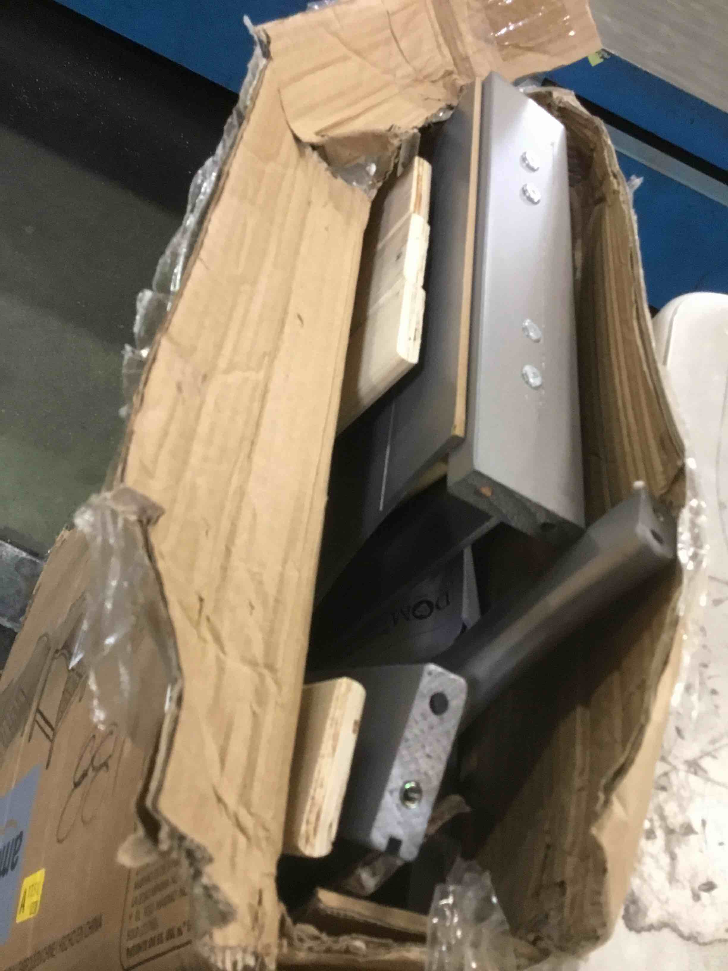 https://s3.amazonaws.com/lotting-images-prod/bidfta/PPE3692970_1749911854549.jpeg