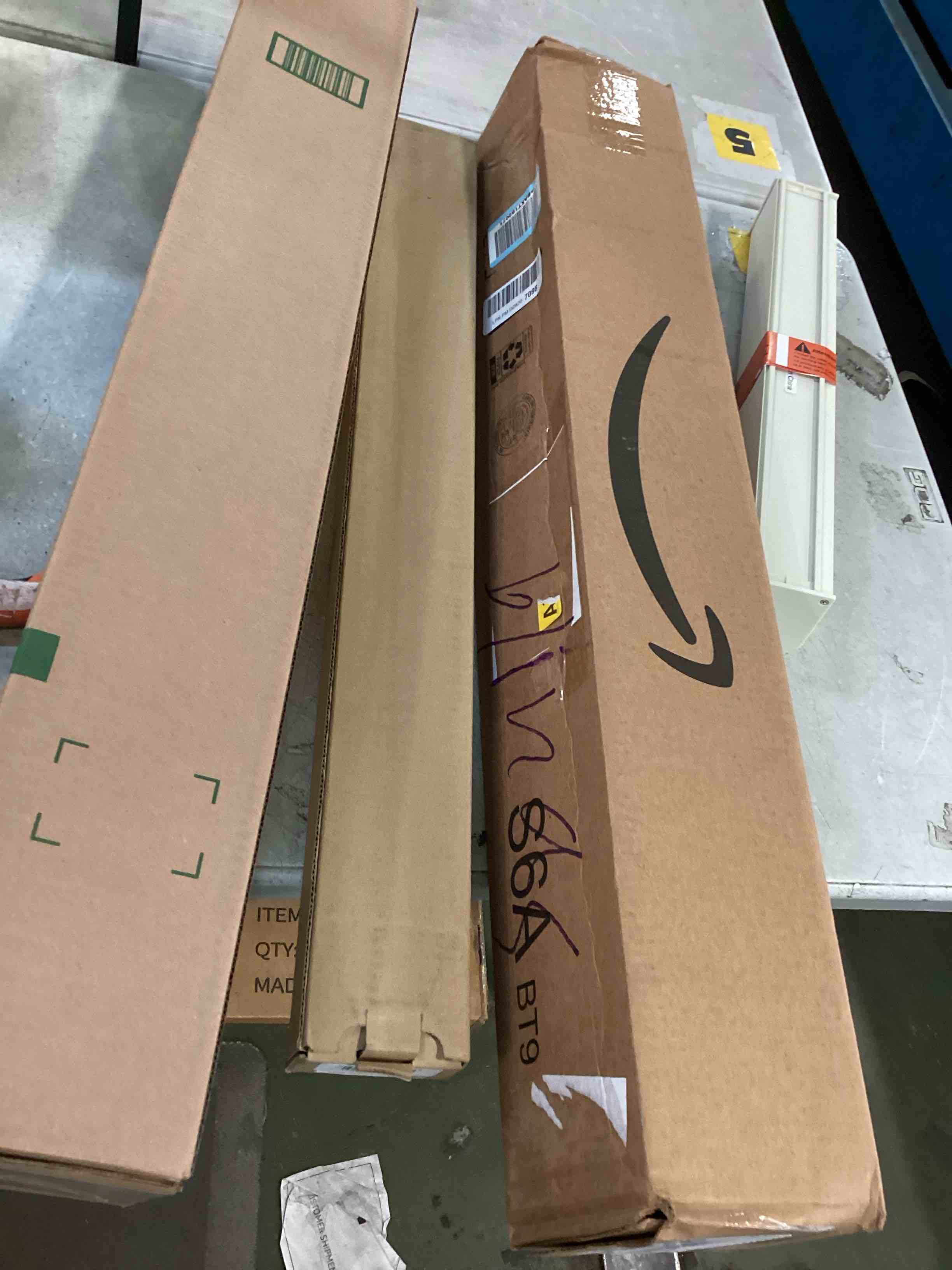 https://s3.amazonaws.com/lotting-images-prod/bidfta/PPE3693448_1750191345437.jpeg