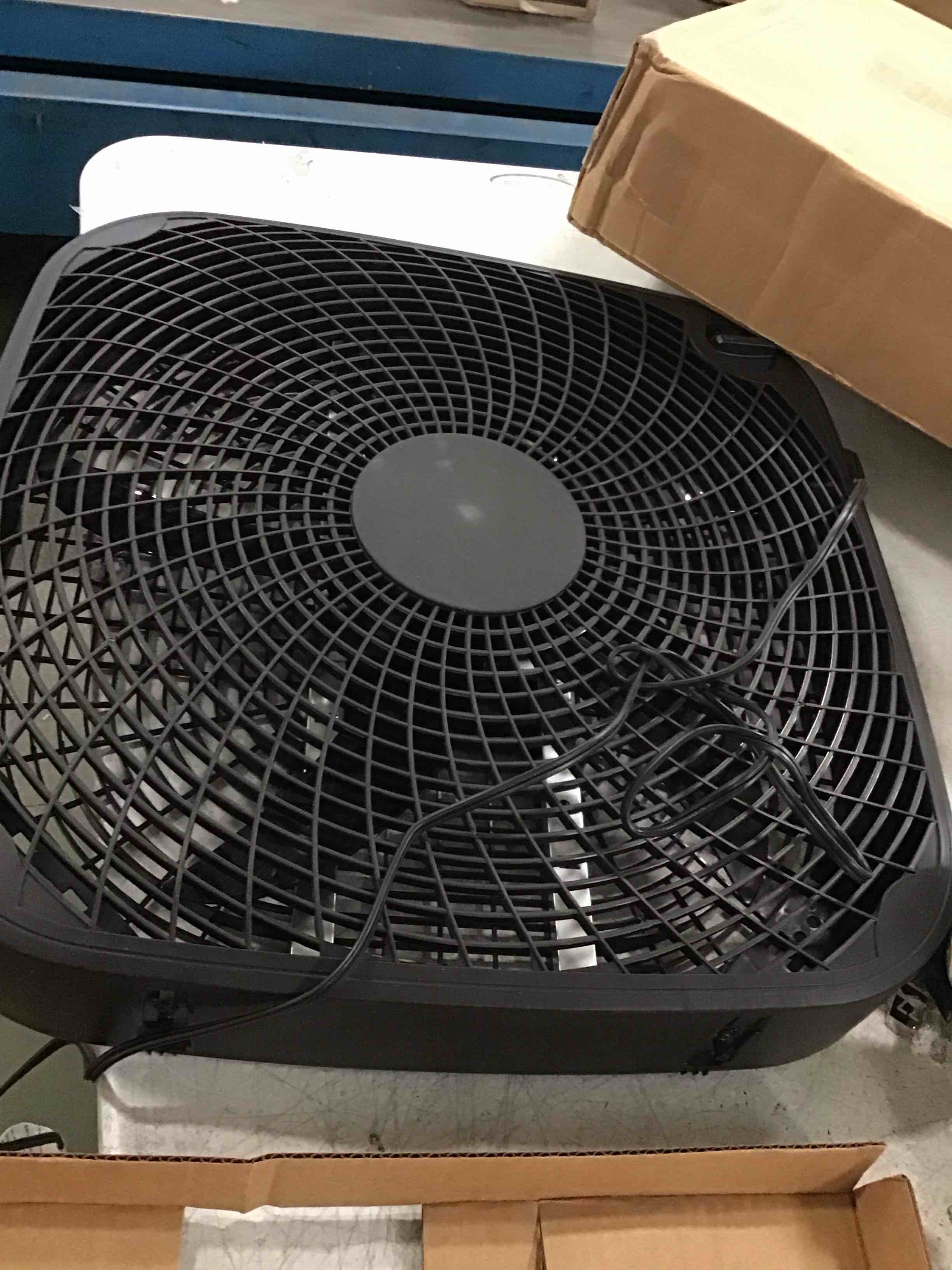 https://s3.amazonaws.com/lotting-images-prod/bidfta/PPE3693996_1750504762356.jpeg