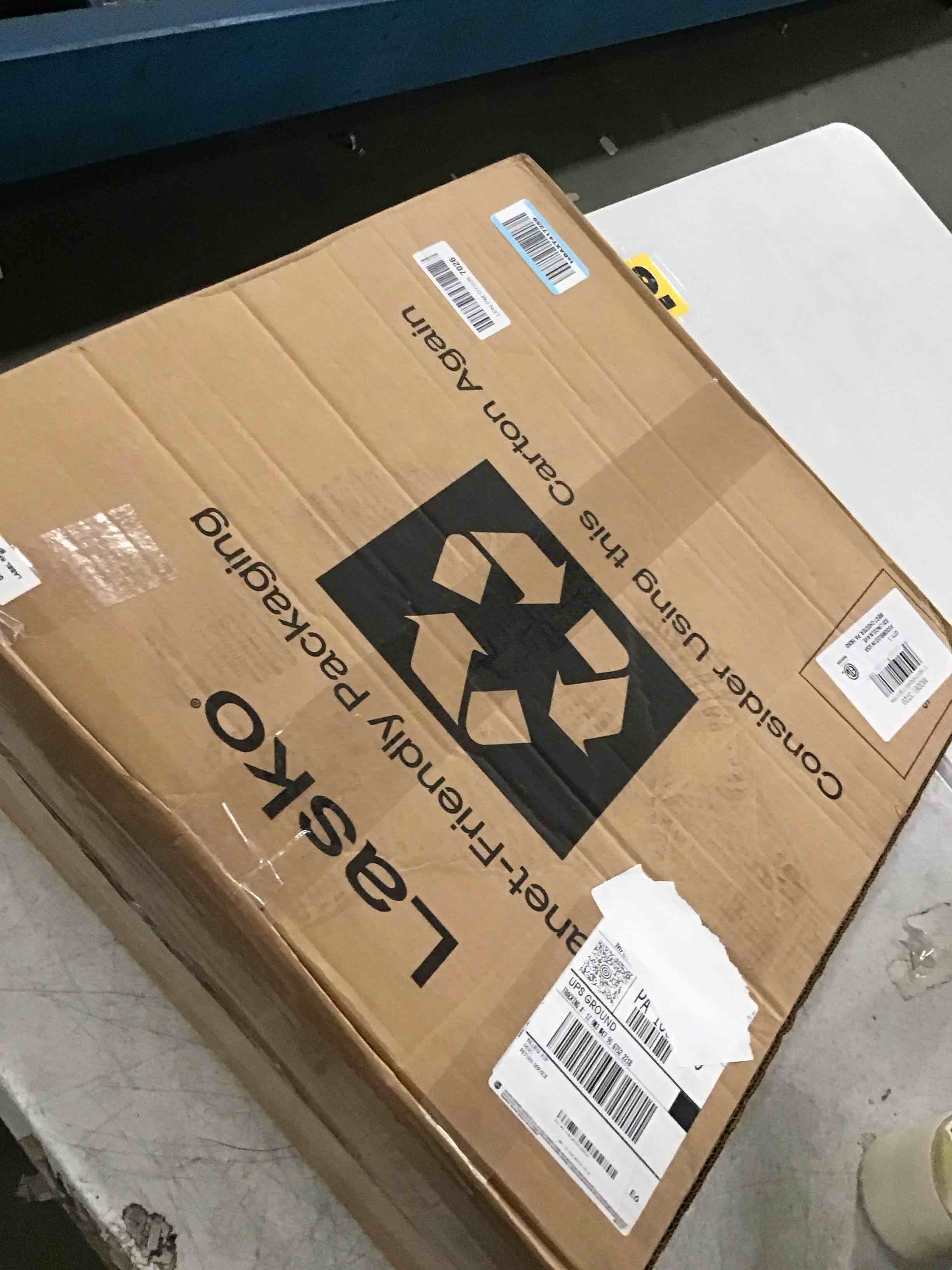 https://s3.amazonaws.com/lotting-images-prod/bidfta/PPE3693996_1750504796509.jpeg