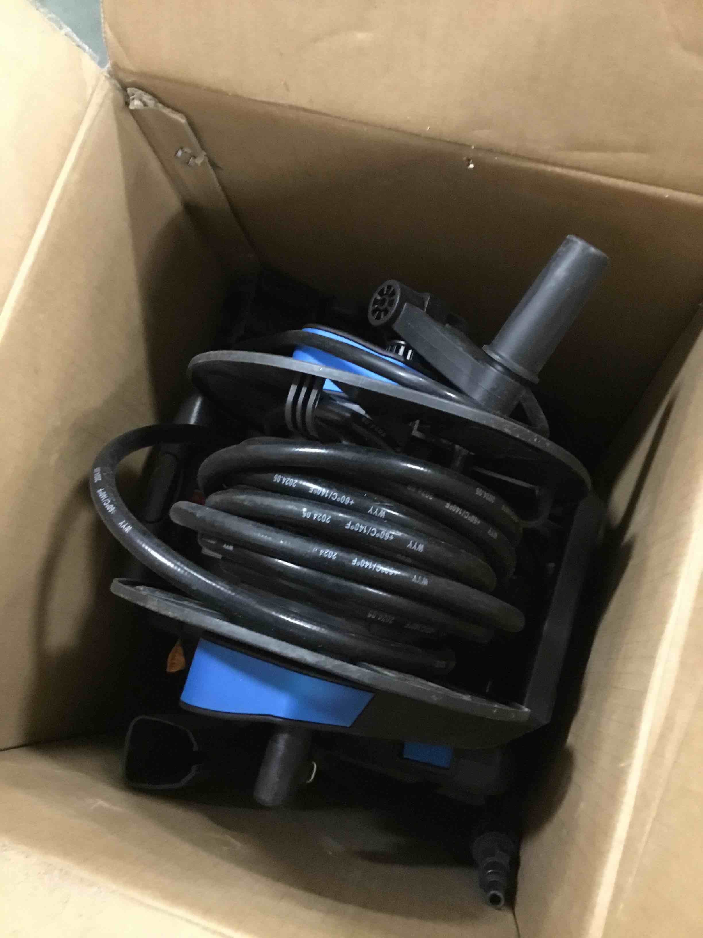 https://s3.amazonaws.com/lotting-images-prod/bidfta/PPE3693999_1750504113224.jpeg