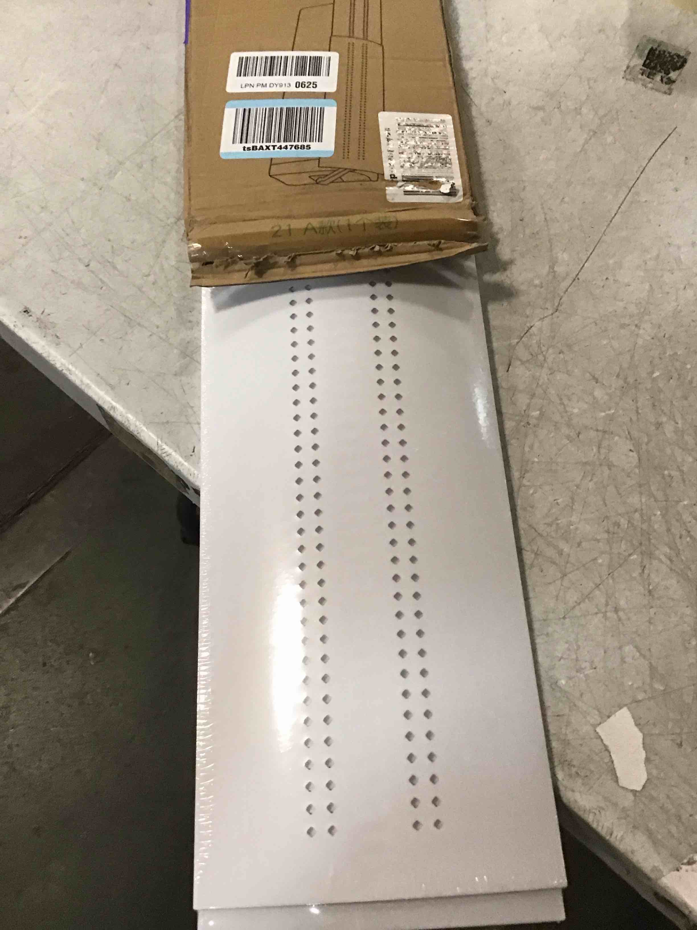 https://s3.amazonaws.com/lotting-images-prod/bidfta/PPE3695283_1748618404849.jpeg