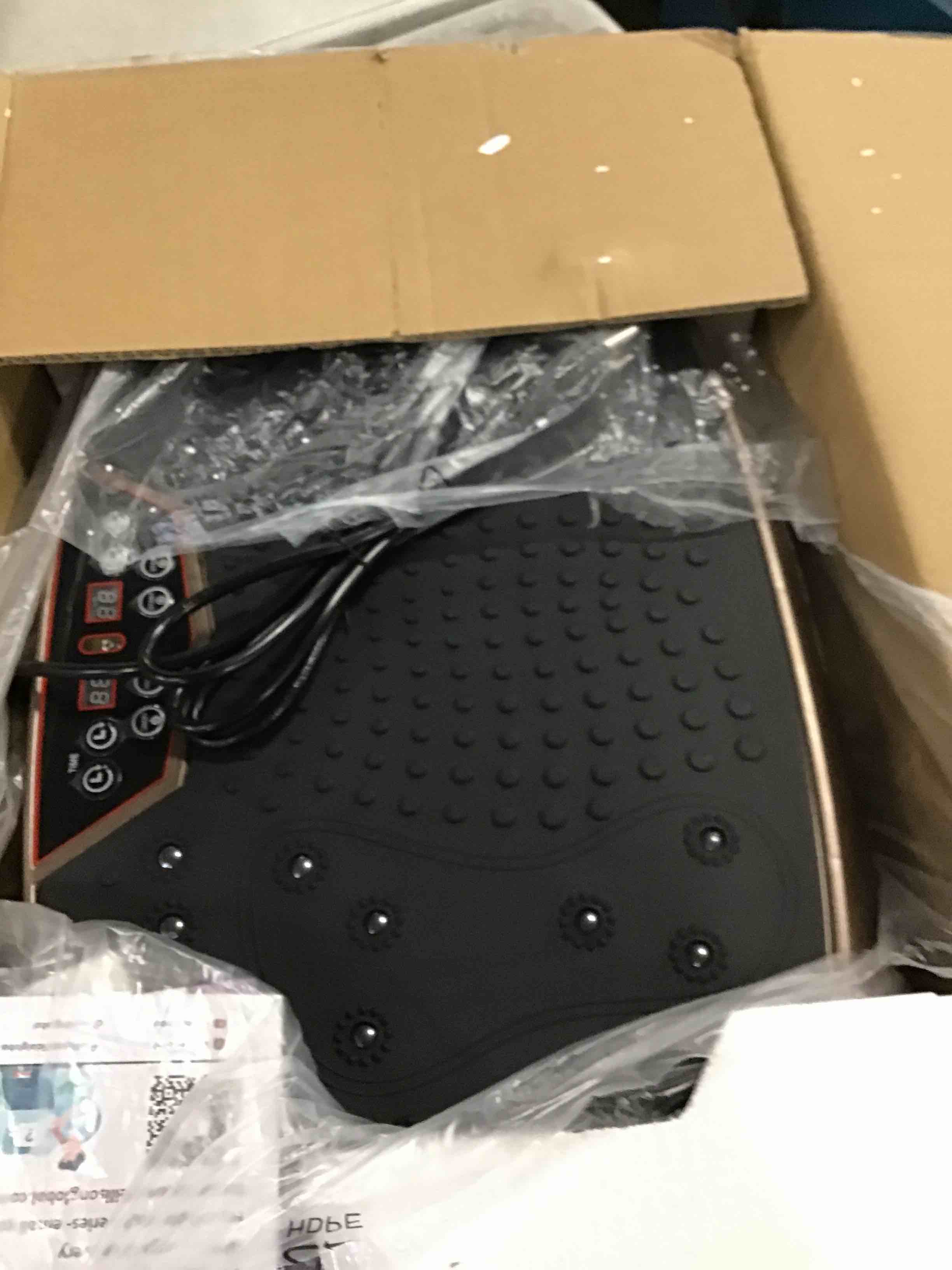 https://s3.amazonaws.com/lotting-images-prod/bidfta/PPE3696139_1749125715620.jpeg