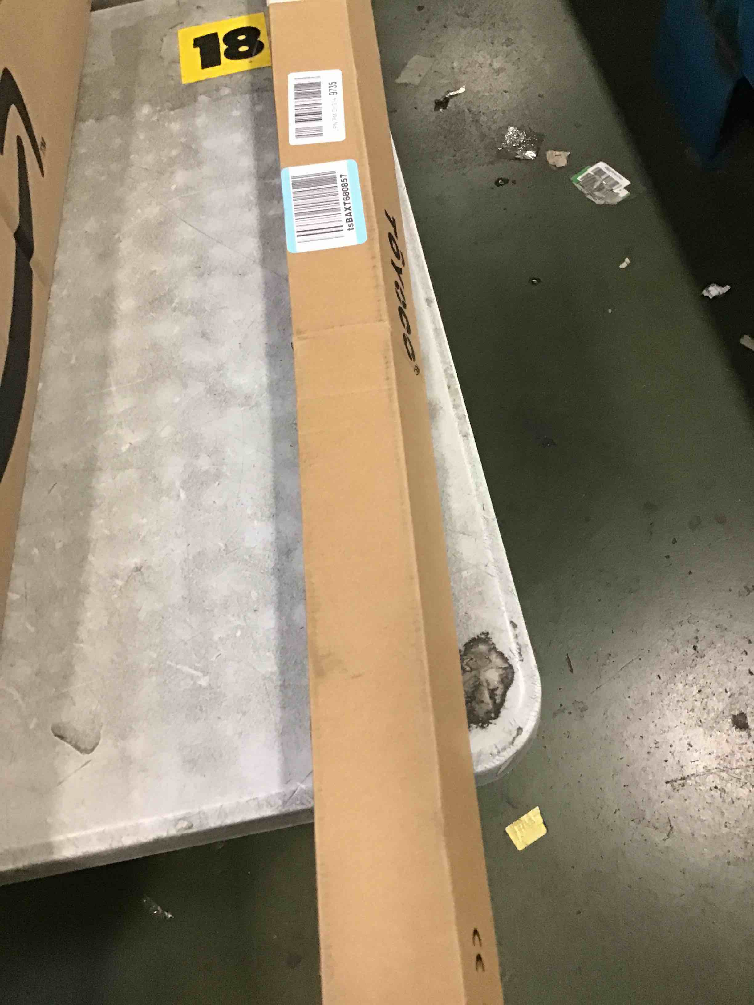 https://s3.amazonaws.com/lotting-images-prod/bidfta/PPE3696162_1749130836280.jpeg