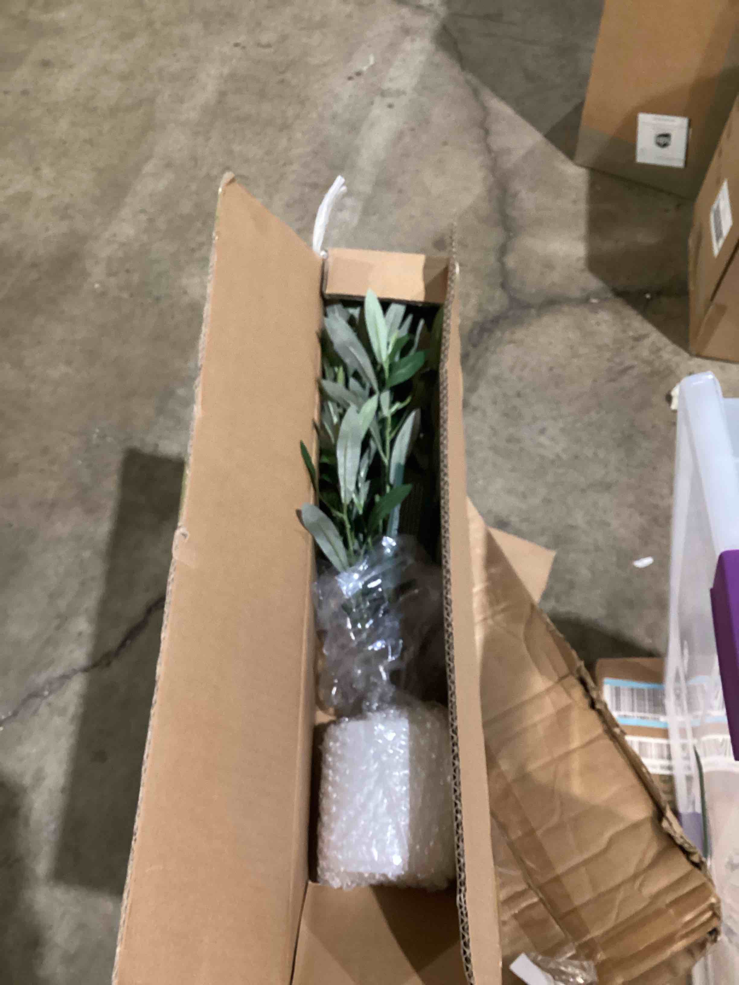 https://s3.amazonaws.com/lotting-images-prod/bidfta/PPE3696712_1750357373203.jpeg